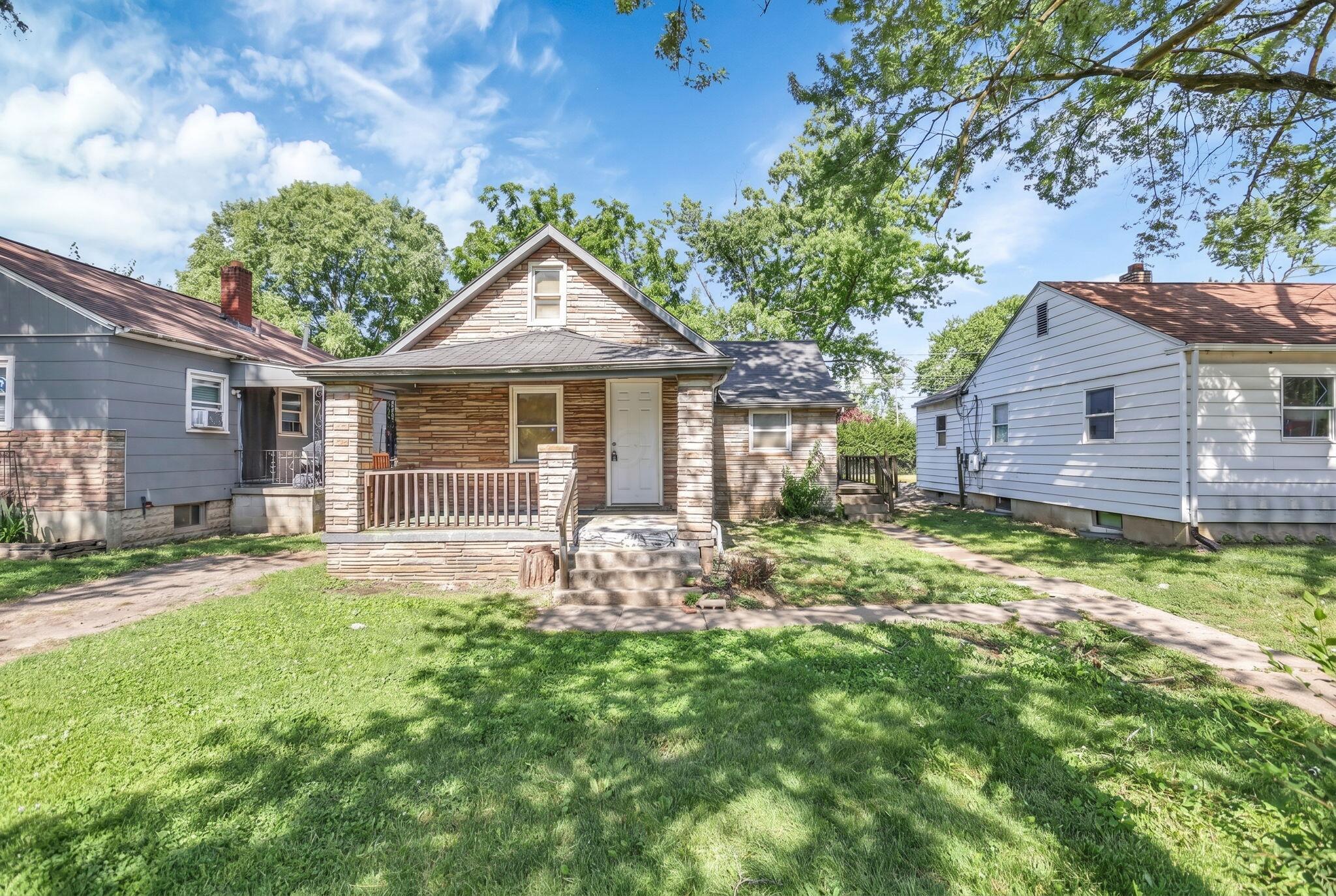 2717 Mcguffey Road Property Photo 1