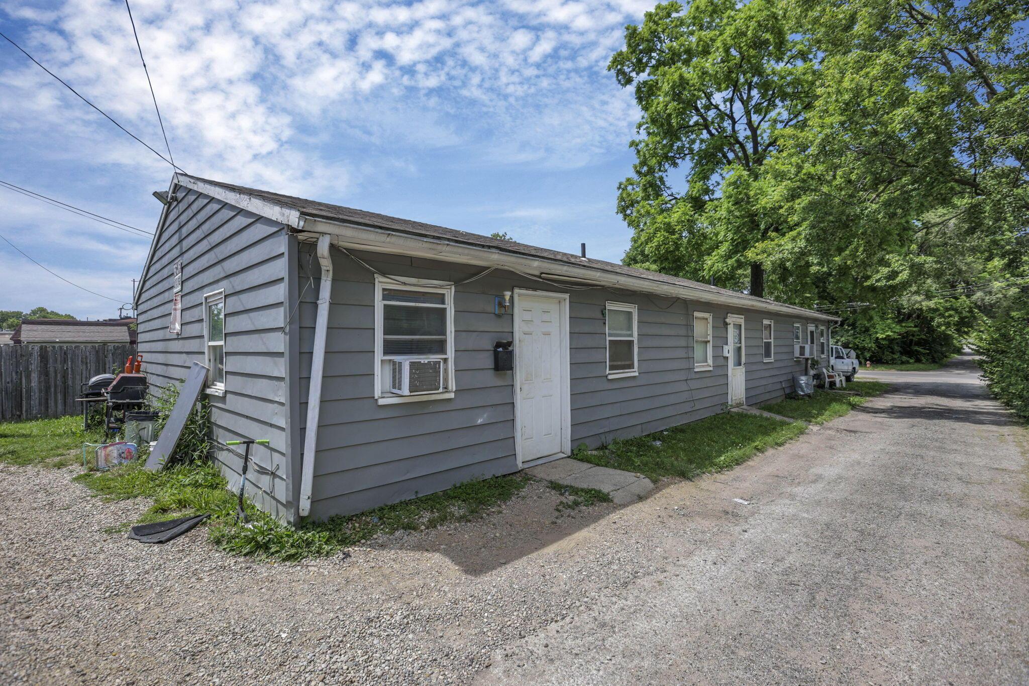 1827 E Lakeview Avenue Property Photo 1