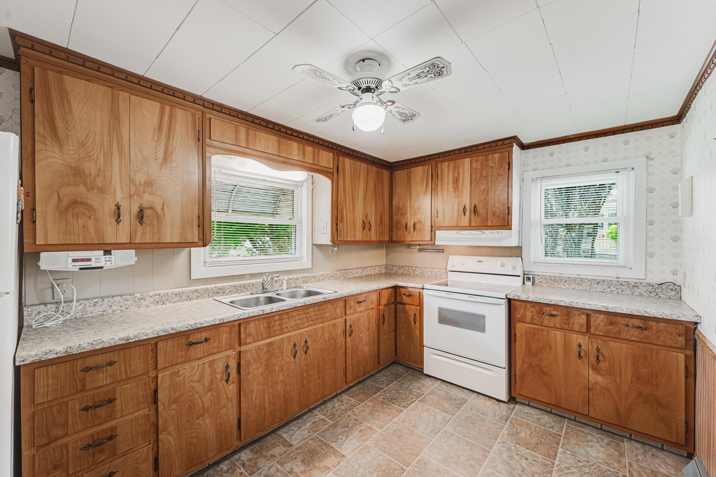 121 E Sheridan Avenue Property Photo 17
