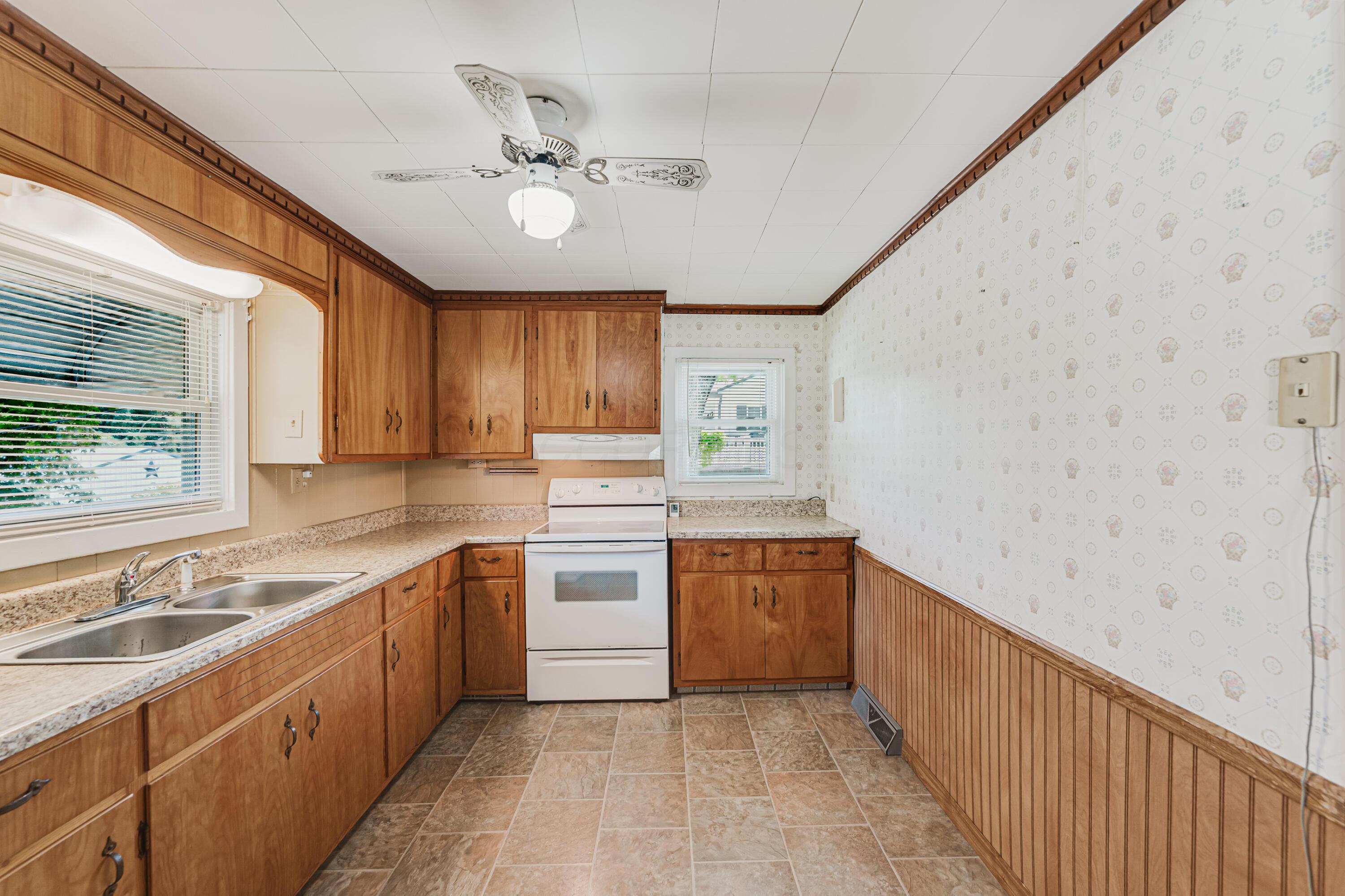 121 E Sheridan Avenue Property Photo 22