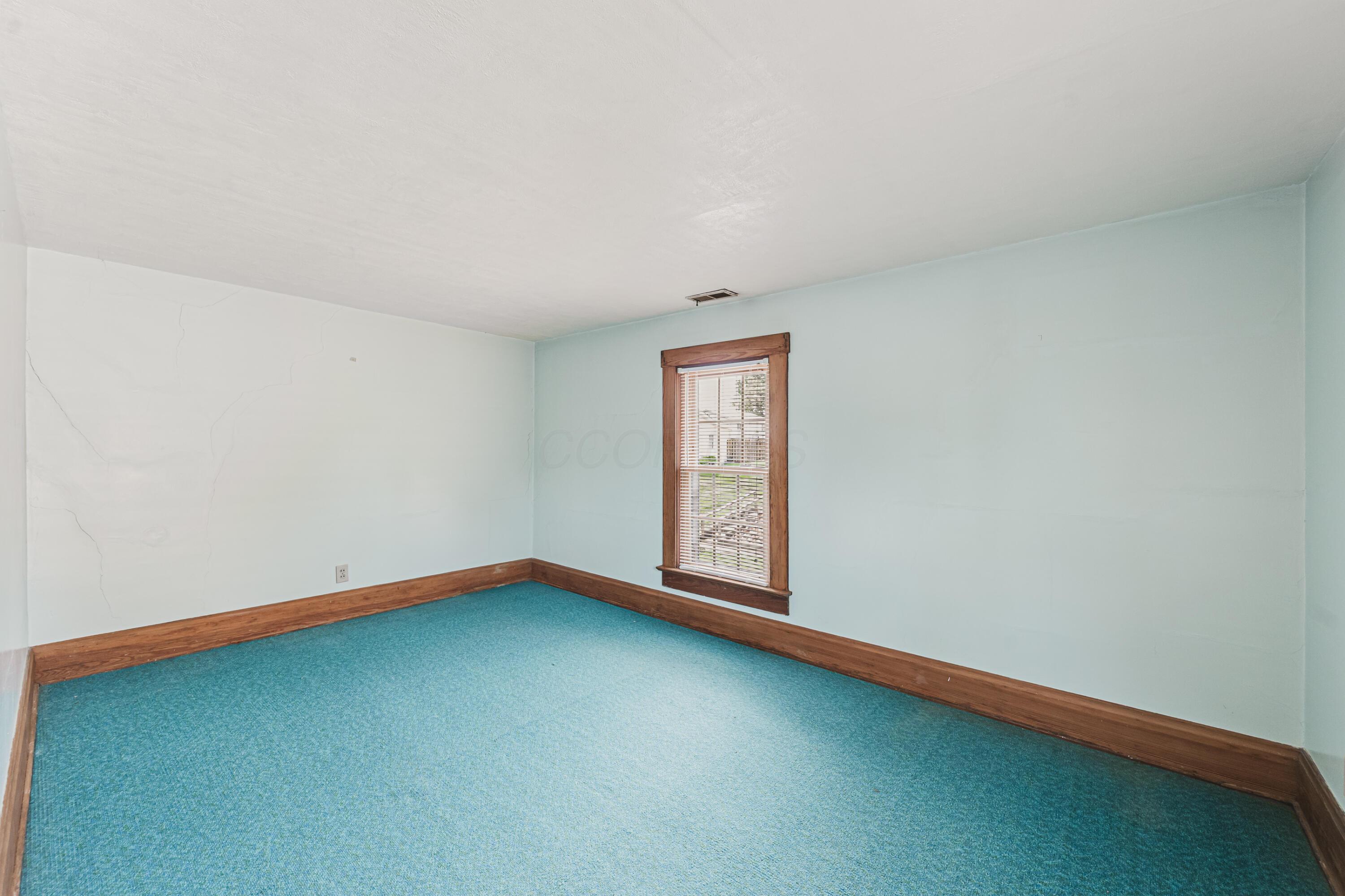 121 E Sheridan Avenue Property Photo 29