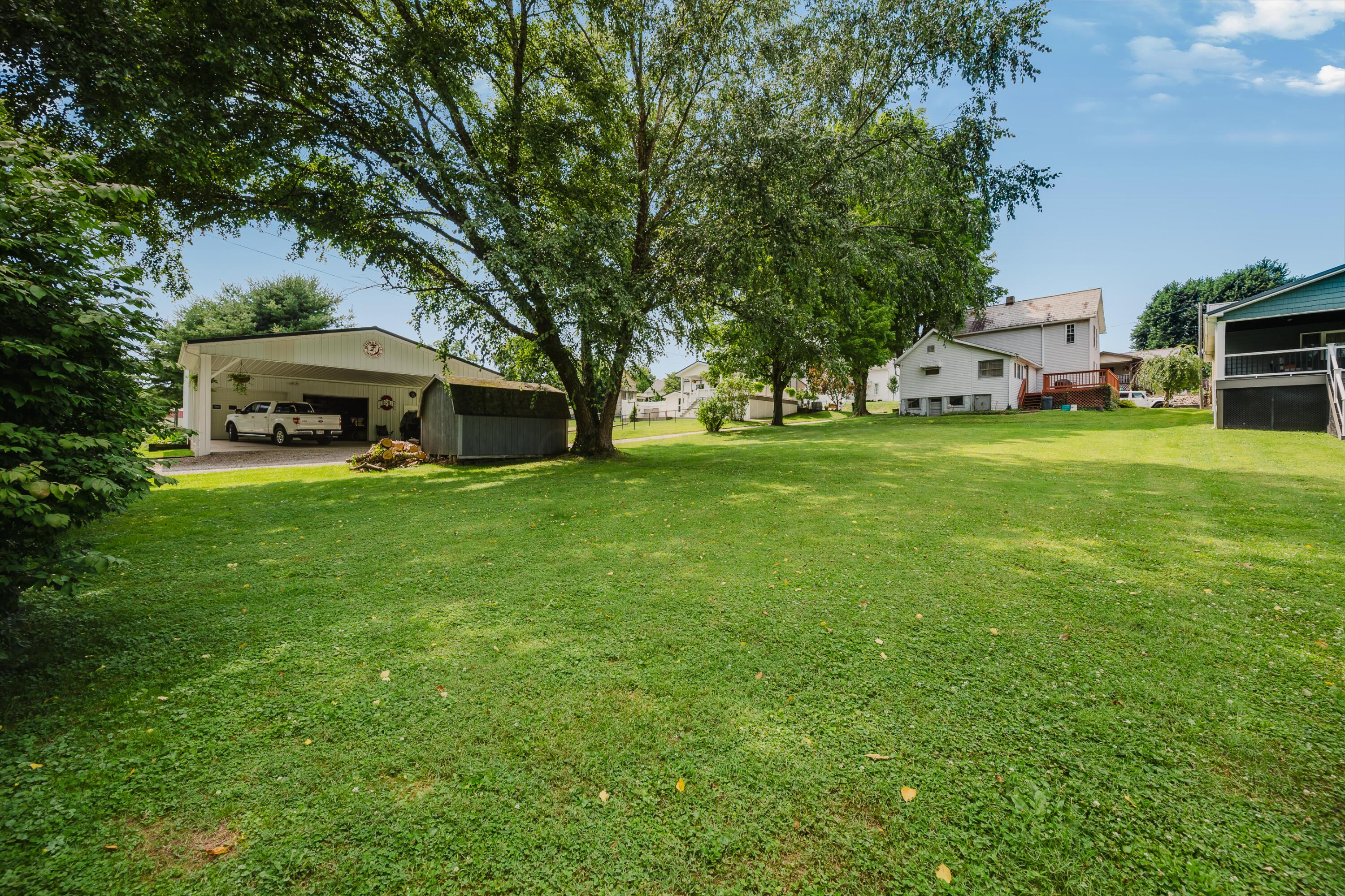 121 E Sheridan Avenue Property Photo 32