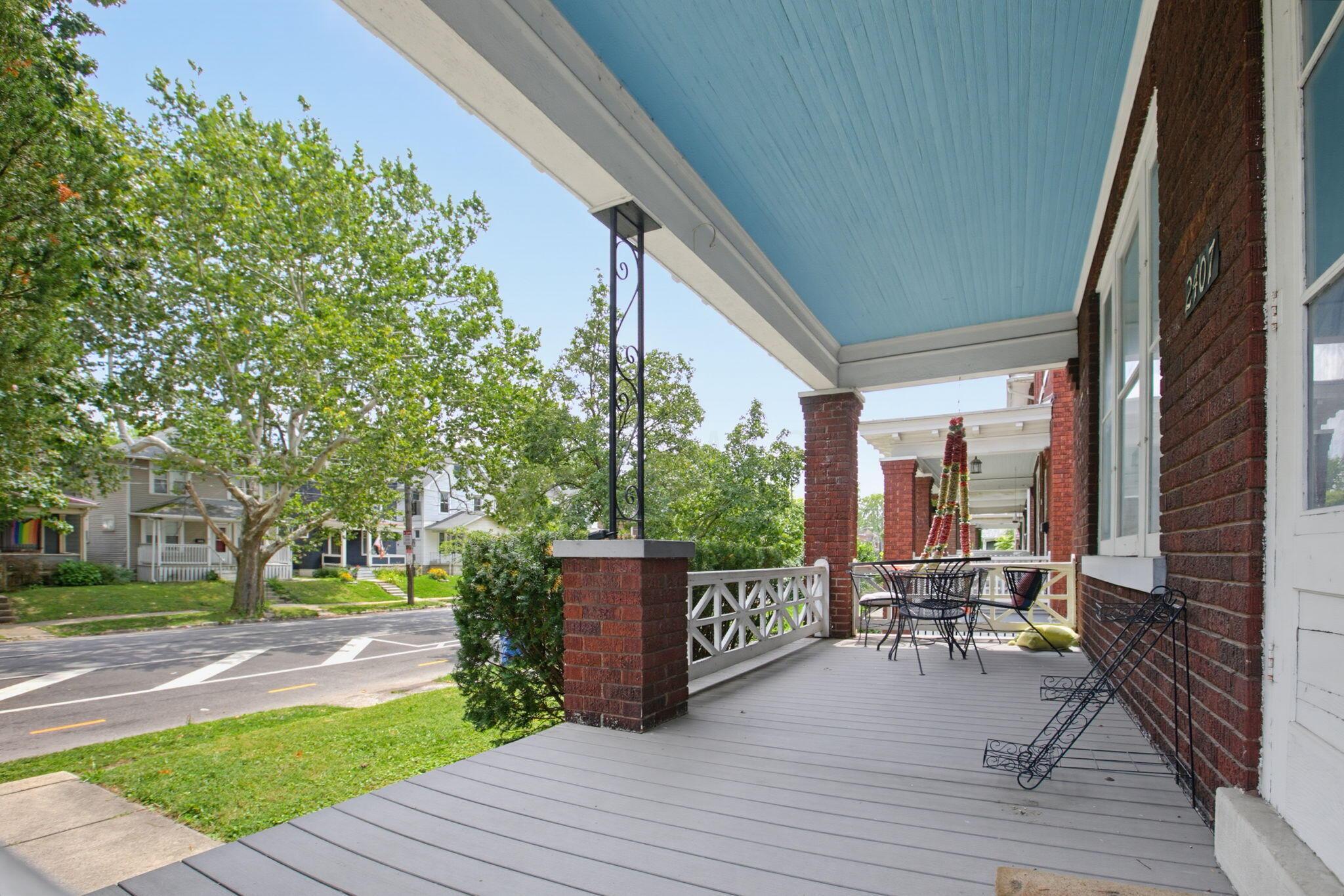 2407 Summit Street Property Photo 6