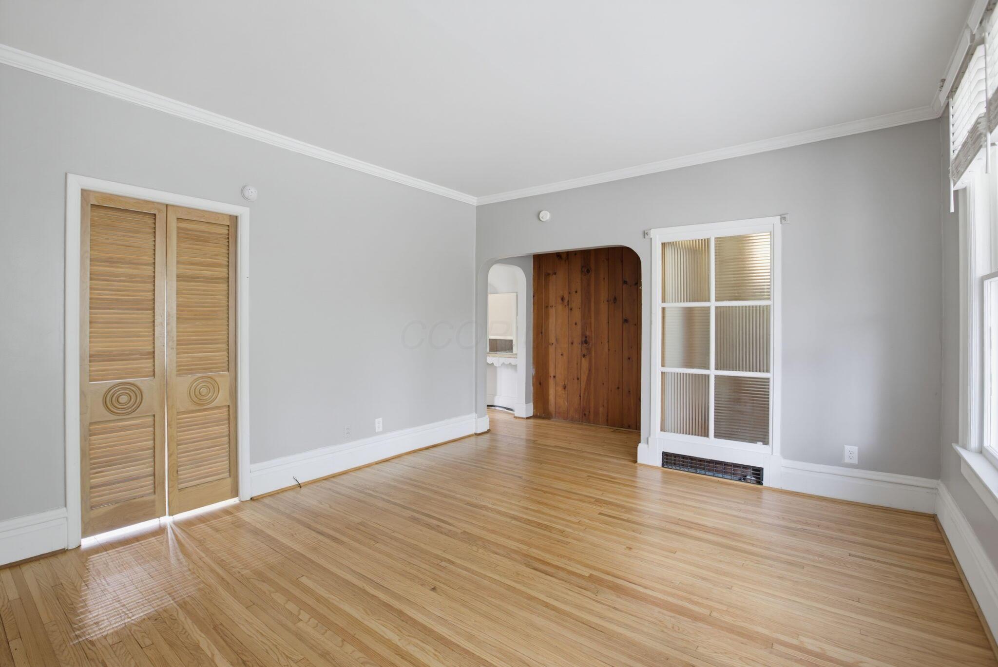 2407 Summit Street Property Photo 14