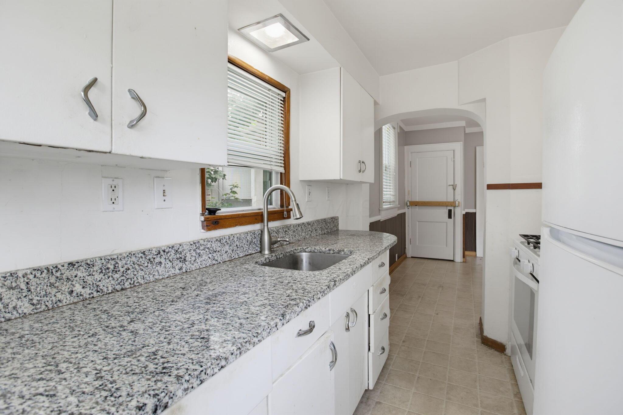2407 Summit Street Property Photo 27