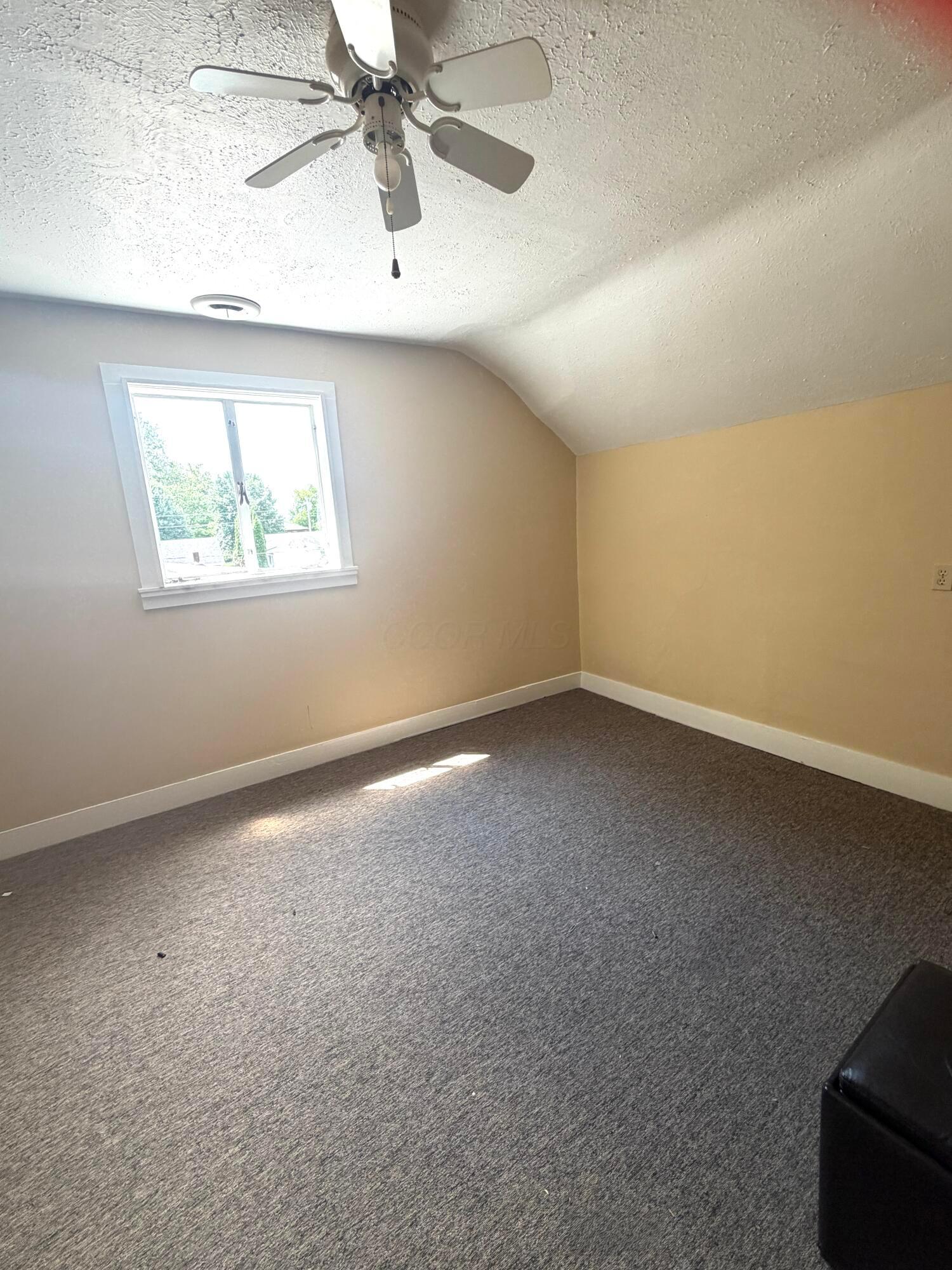 922 E Main Street Property Photo 17