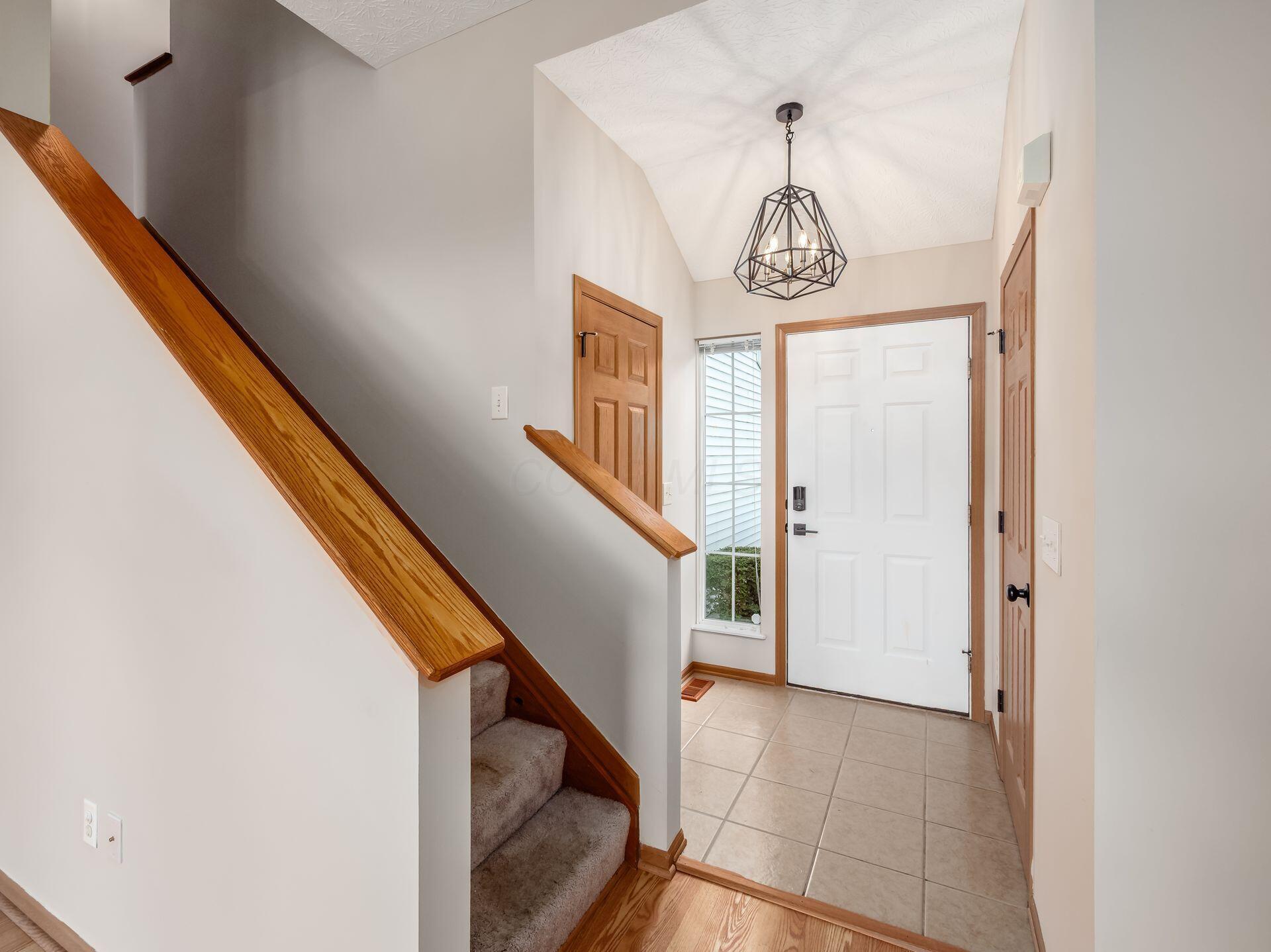 280 Stonhope Drive Property Photo 8