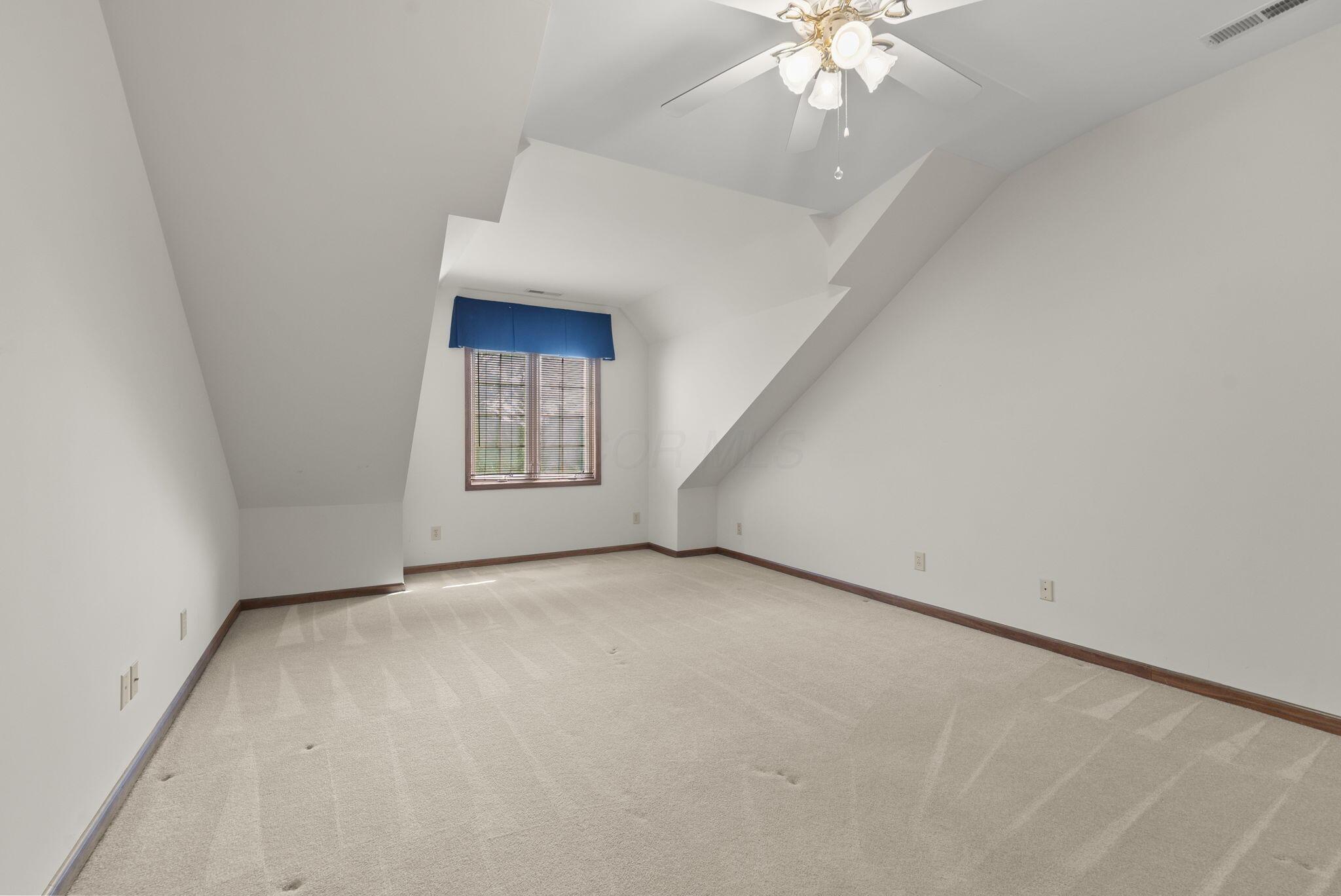 2227 Ashbury Close Property Photo 28