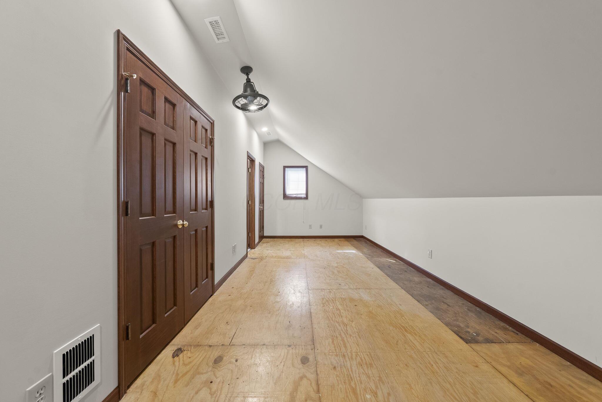2227 Ashbury Close Property Photo 38