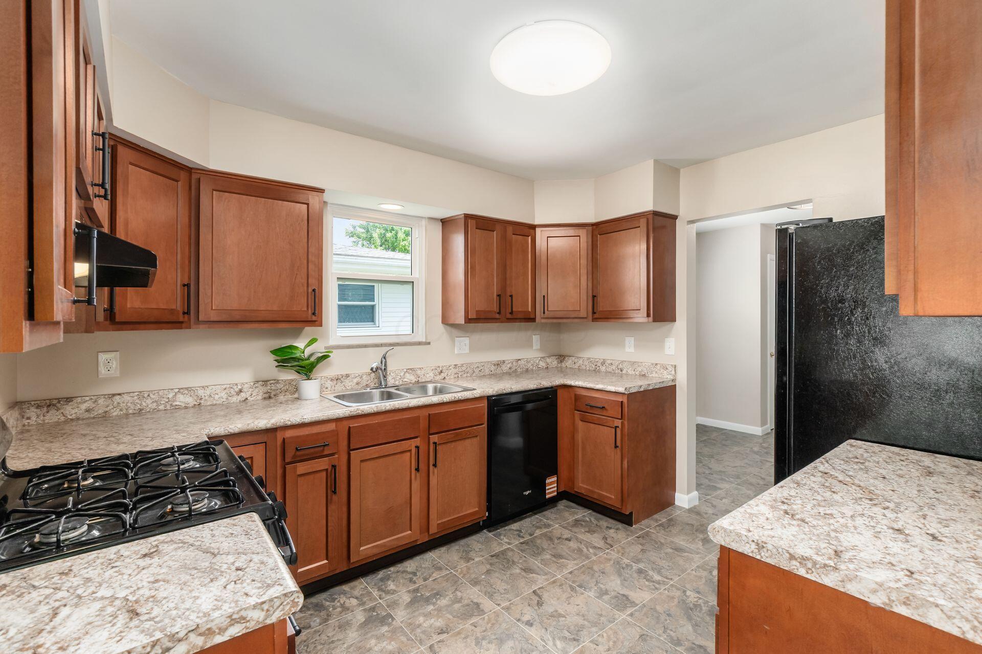 5152 Cavalier Drive Property Photo 4