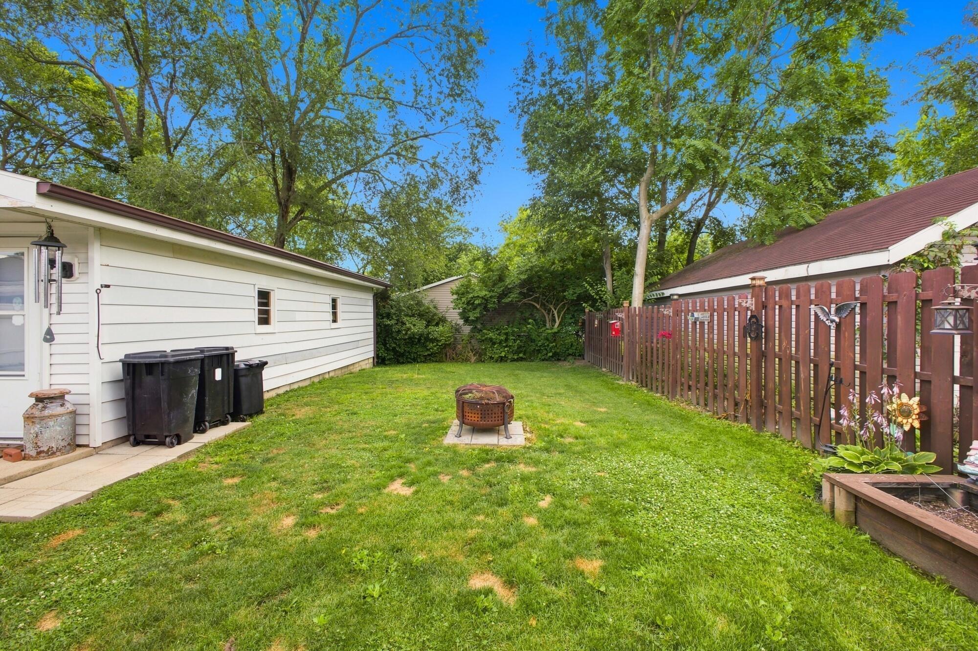 796 Central Drive Property Photo 27