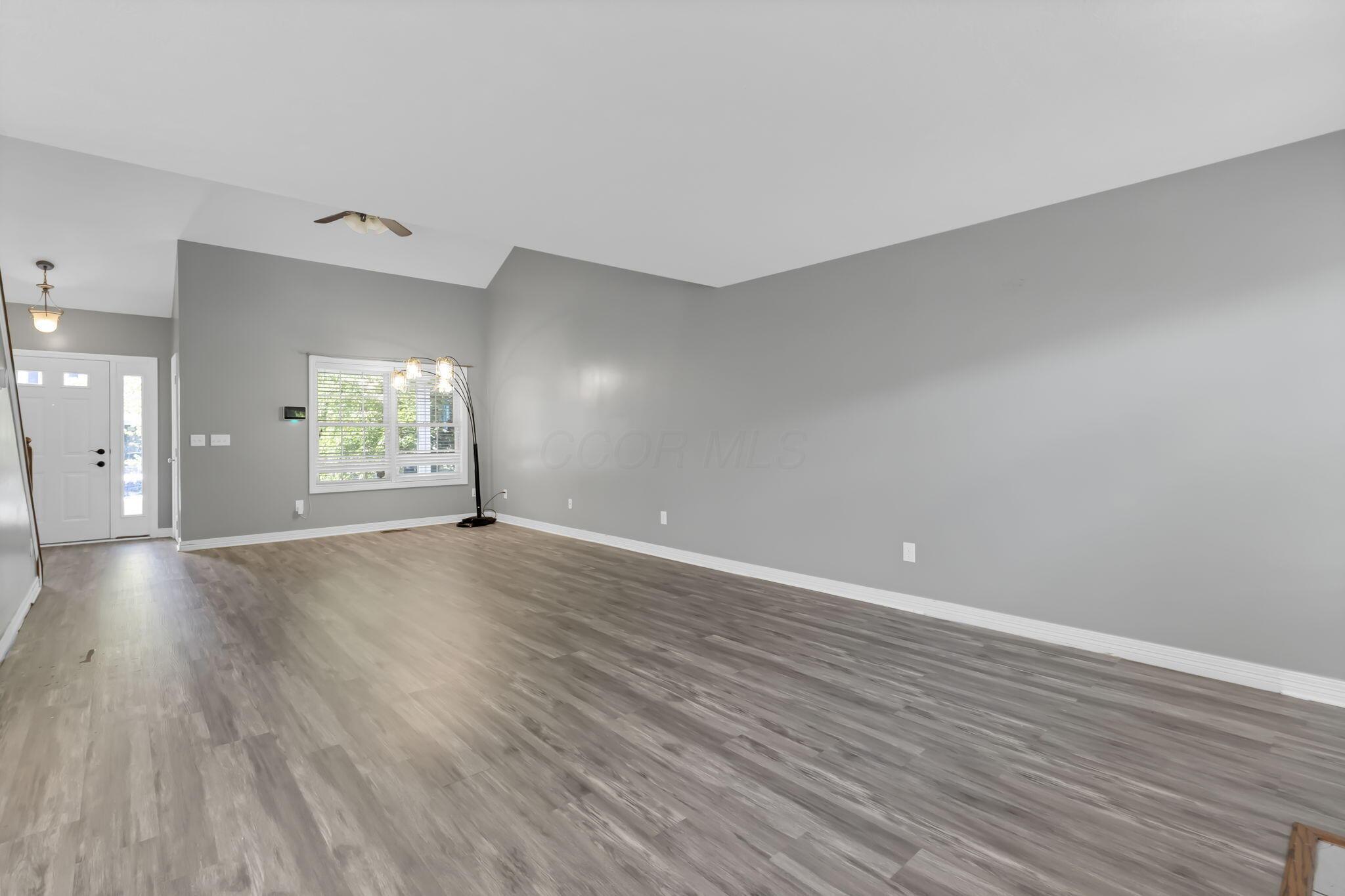 6962 Onyxbluff Lane Property Photo 9