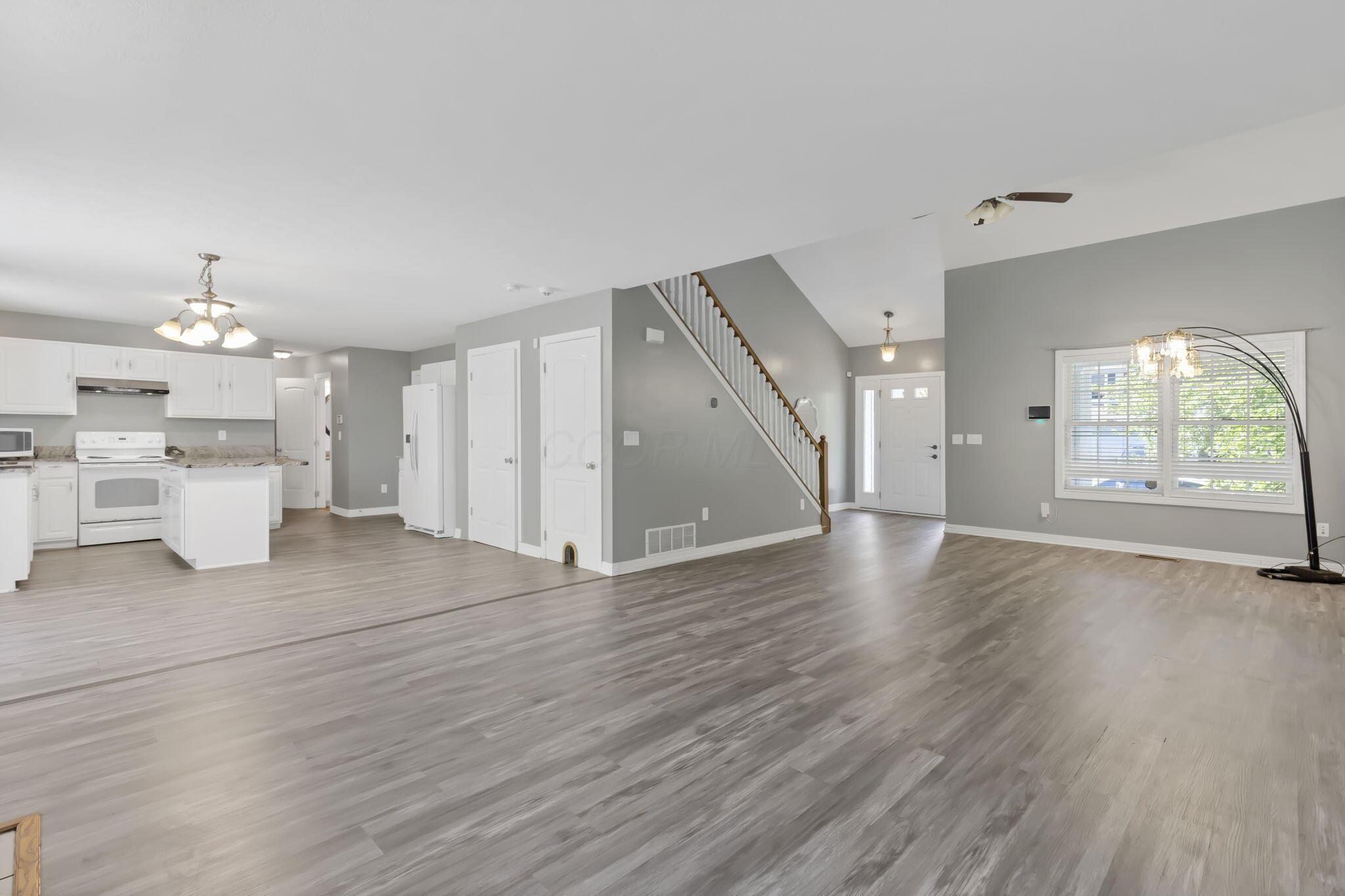 6962 Onyxbluff Lane Property Photo 10