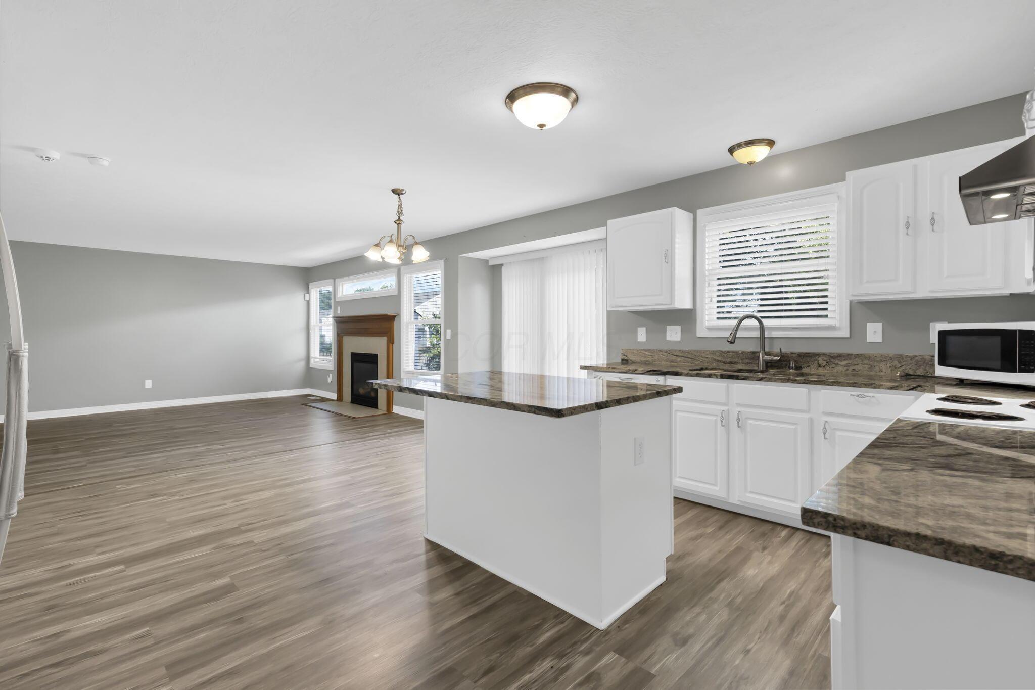 6962 Onyxbluff Lane Property Photo 15