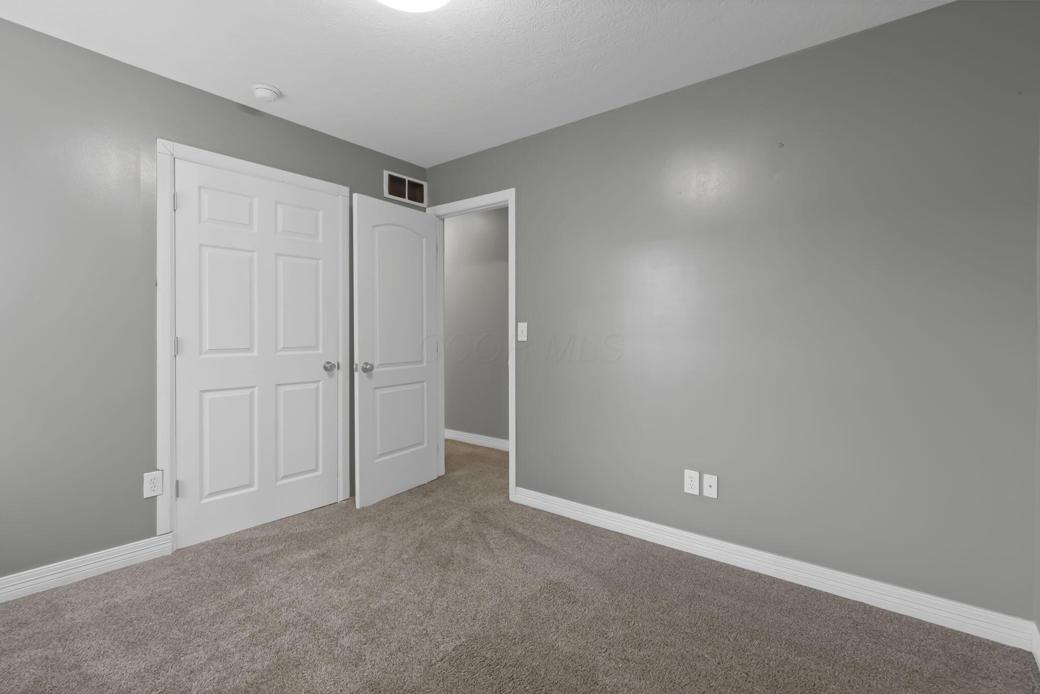 6962 Onyxbluff Lane Property Photo 34