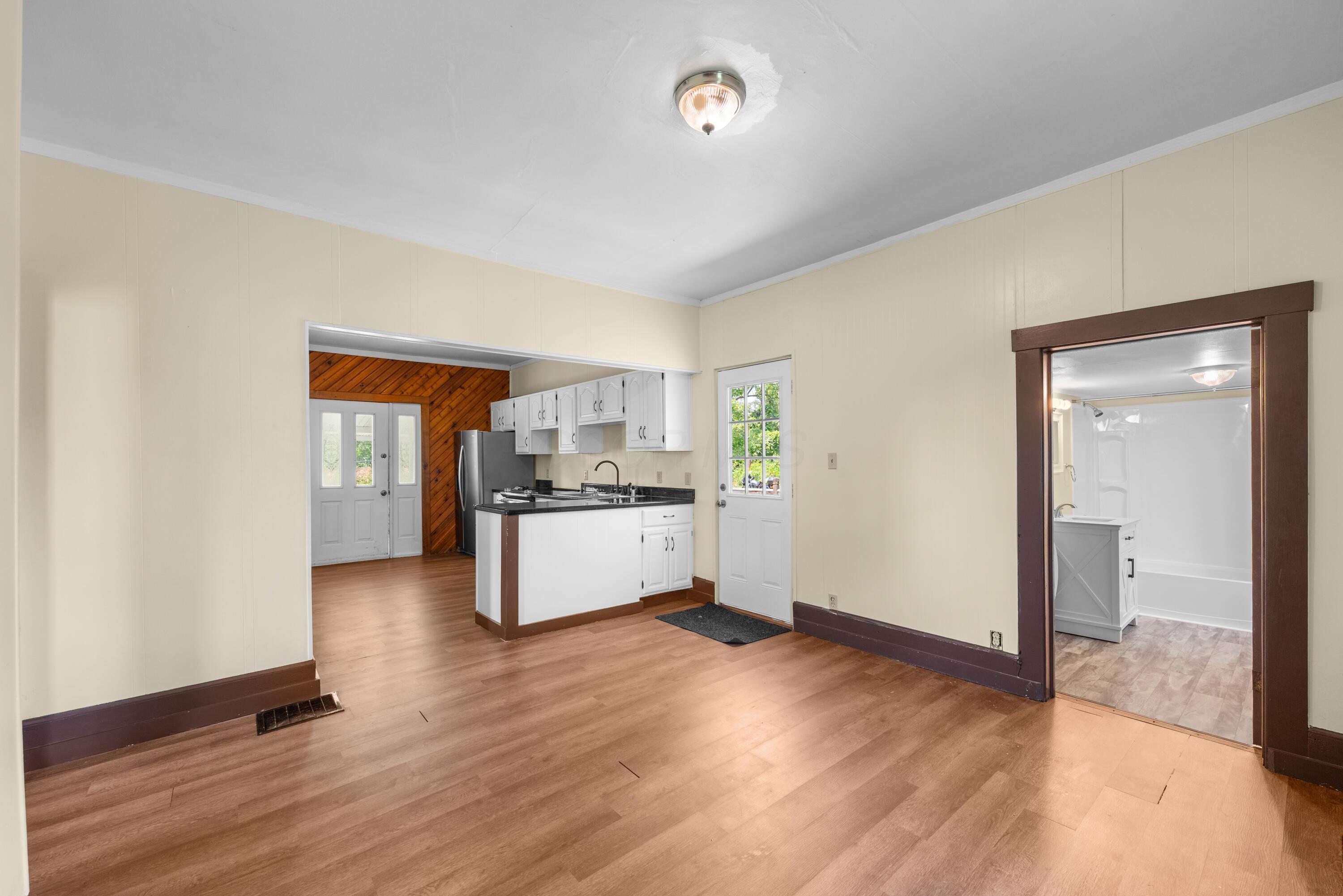 15869 Millfield Road Property Photo 8