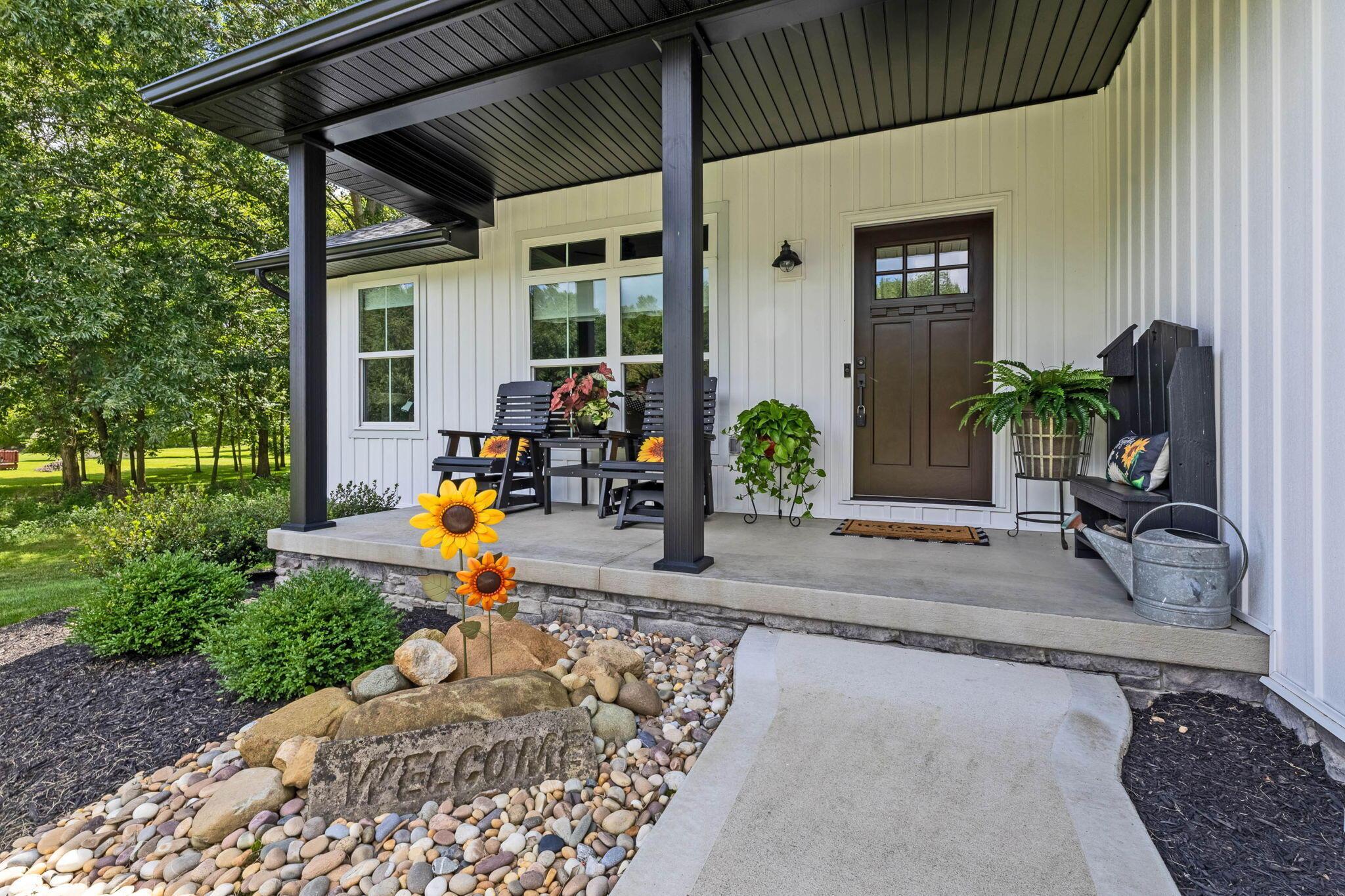 2776 Apple Valley Drive Property Photo 2