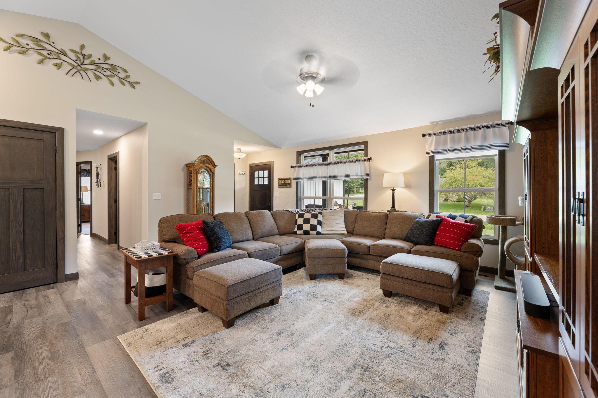 2776 Apple Valley Drive Property Photo 8
