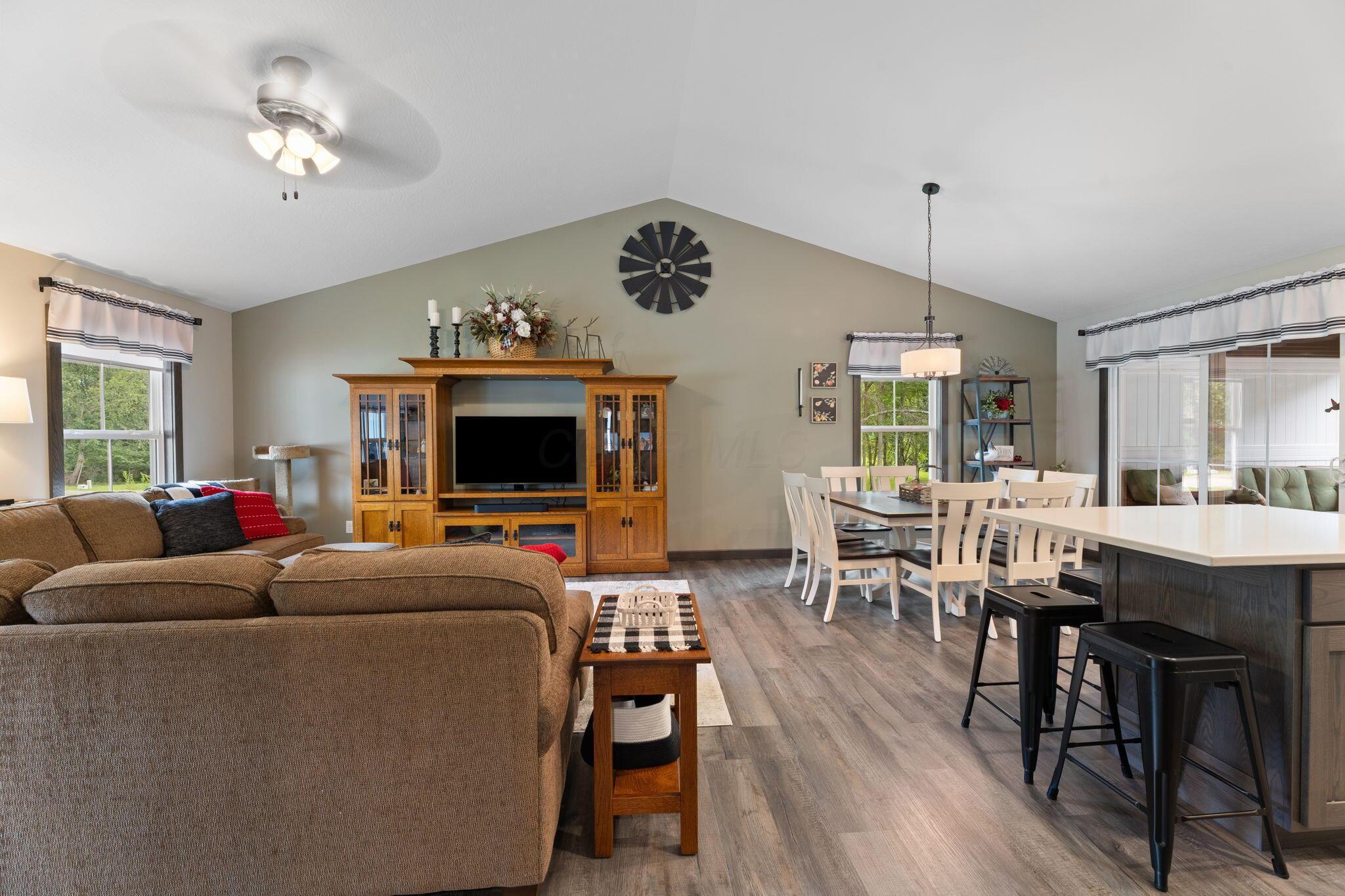 2776 Apple Valley Drive Property Photo 10