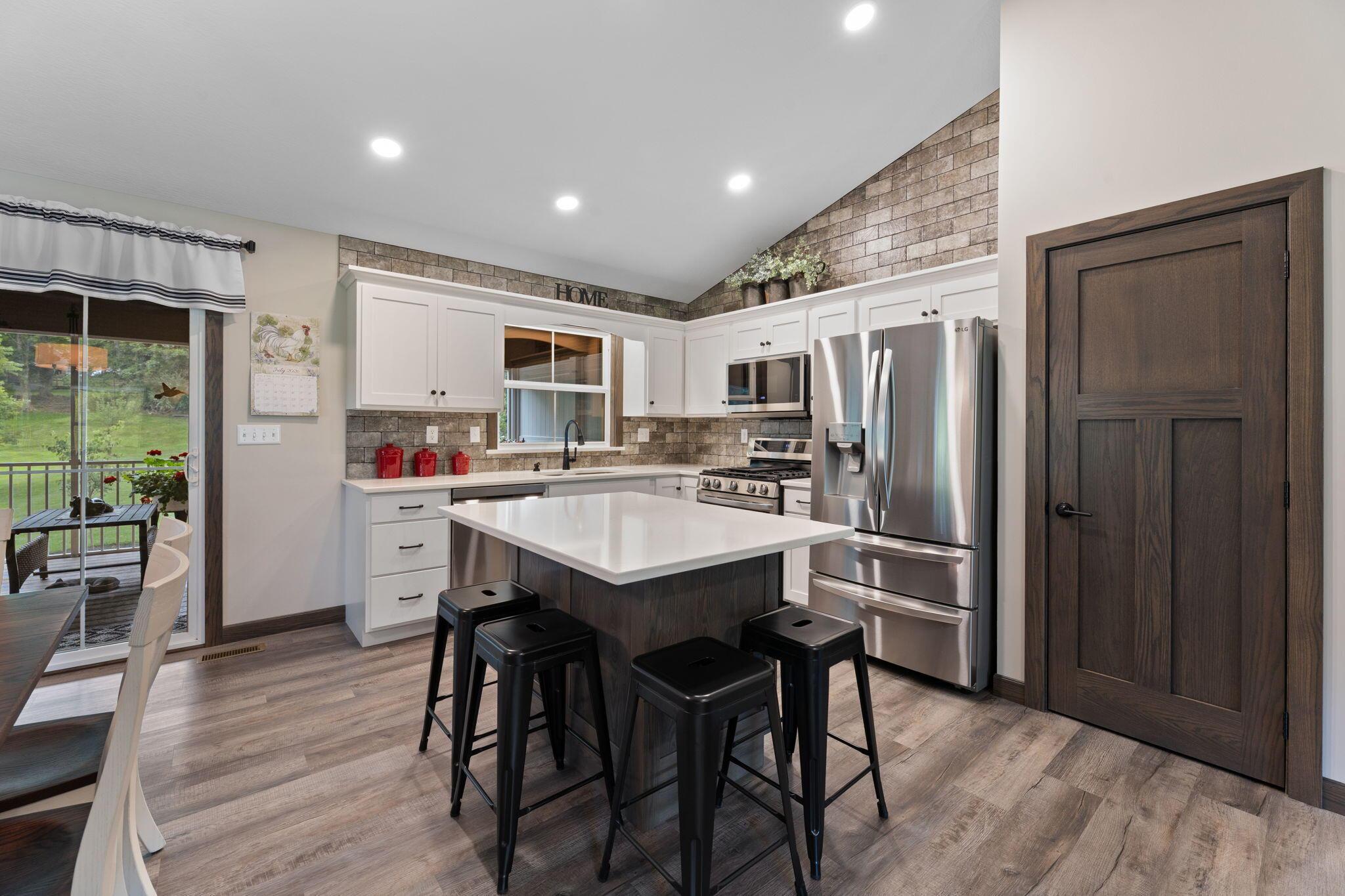 2776 Apple Valley Drive Property Photo 15