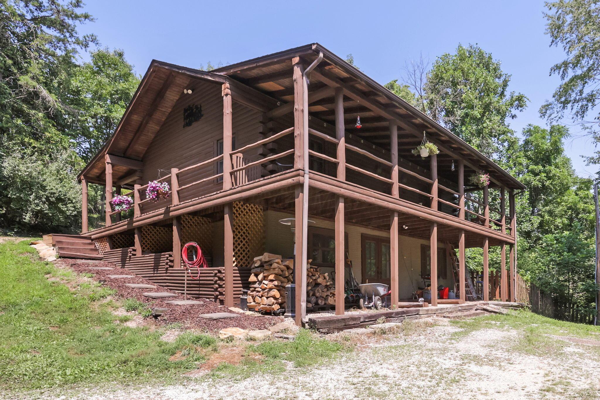 5595 Sheets Road Property Photo 1