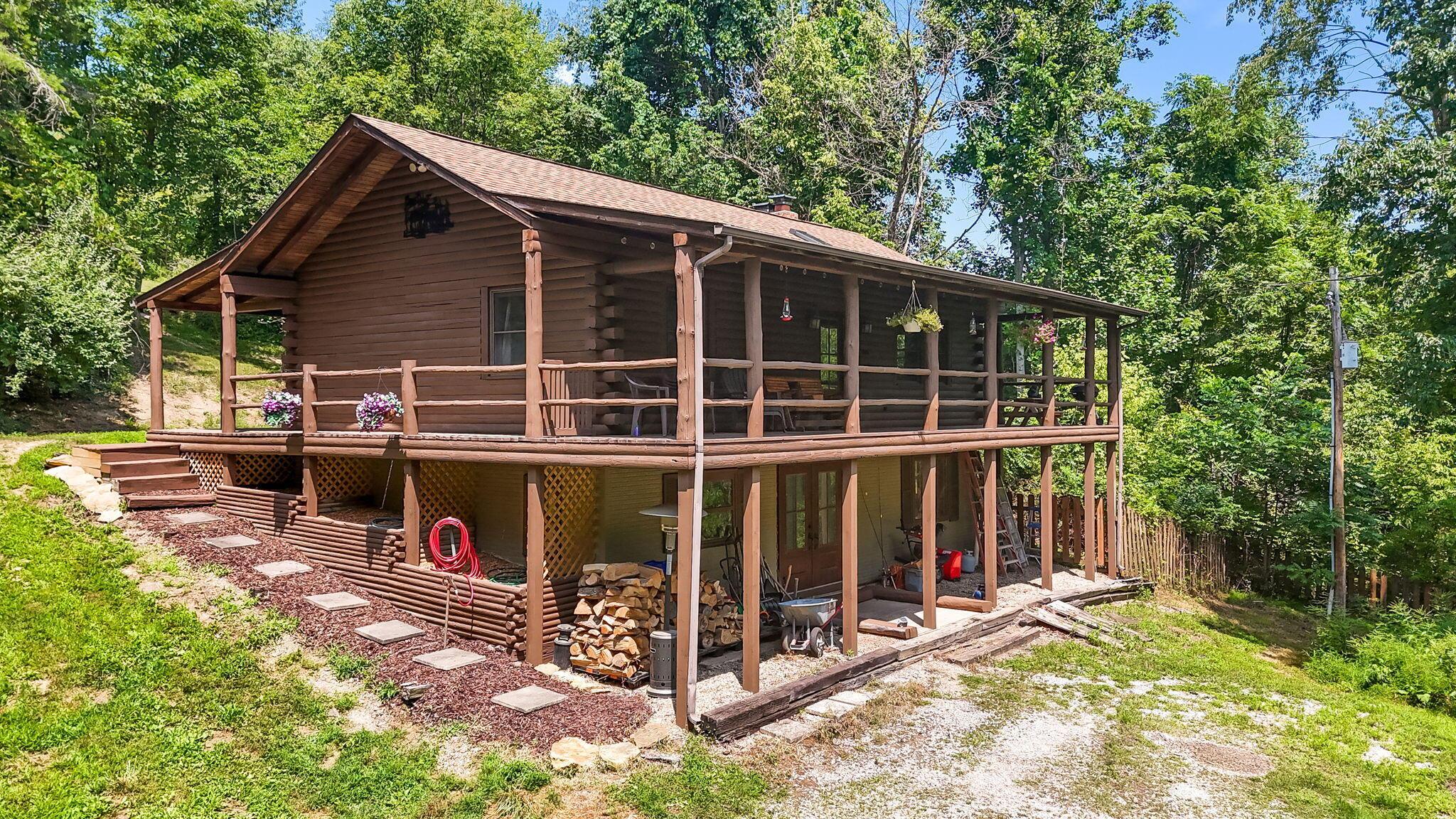 5595 Sheets Road Property Photo 3