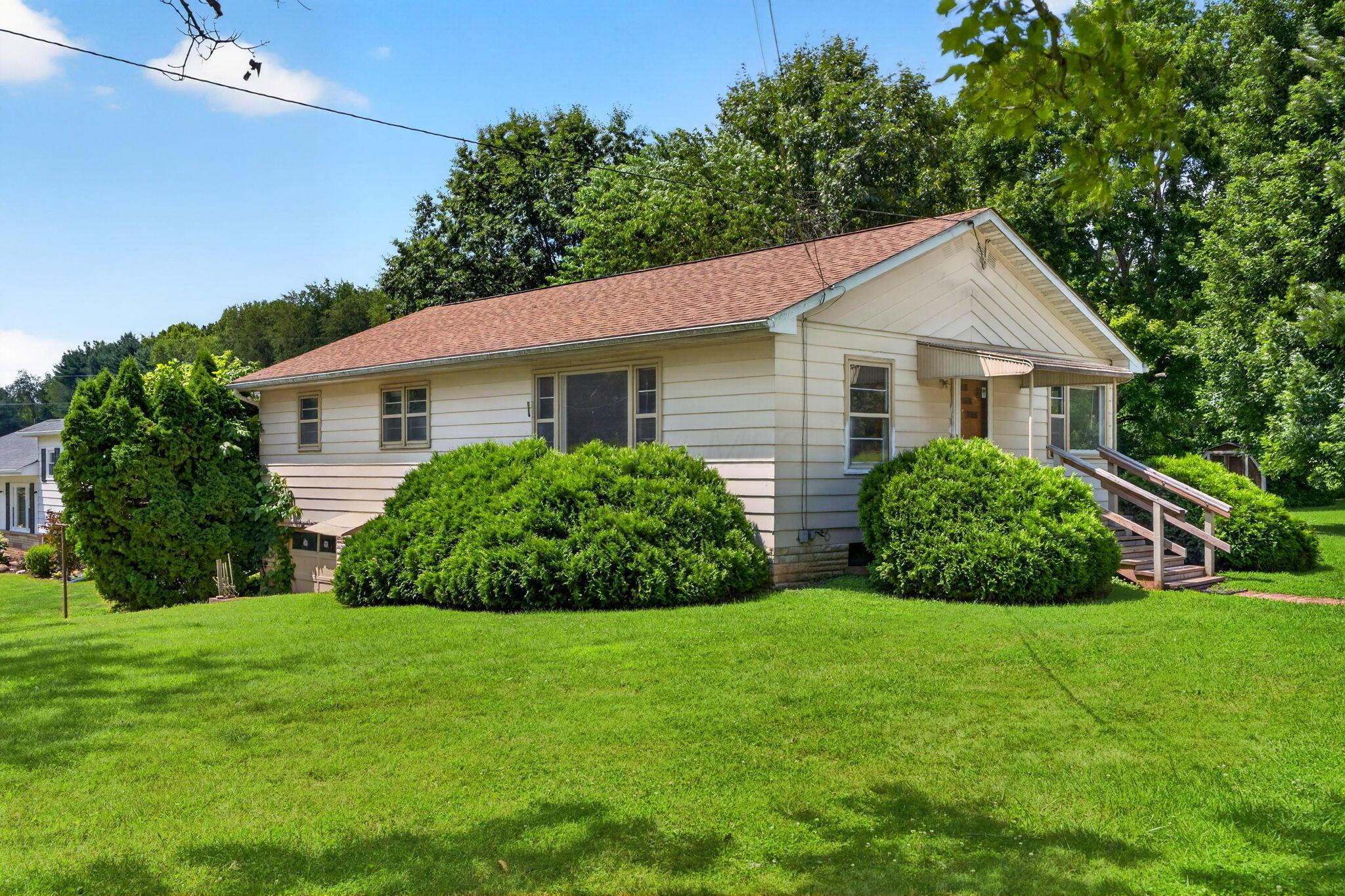 146 Oakland Boulevard Ne Property Photo 1