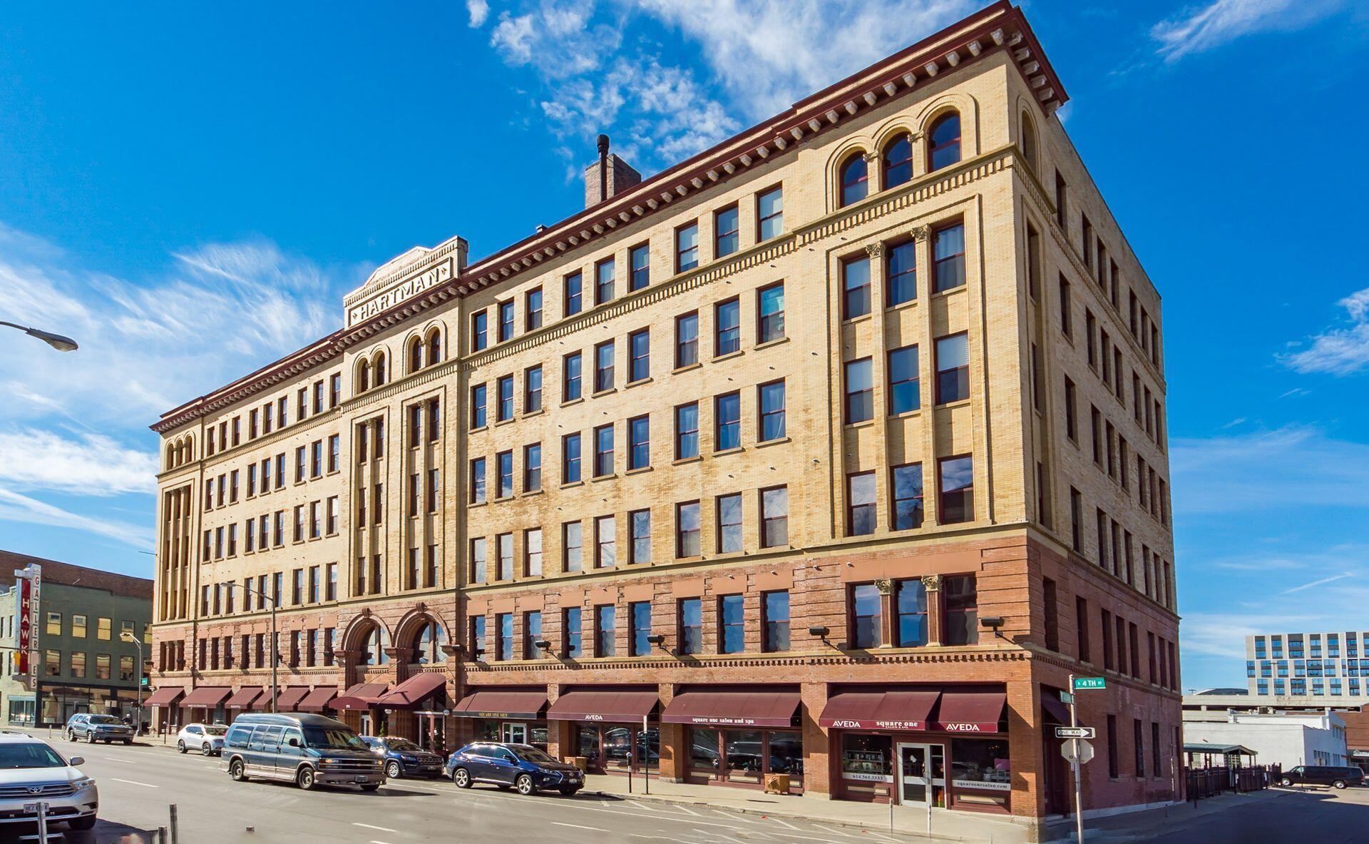150 E Main Street, 207