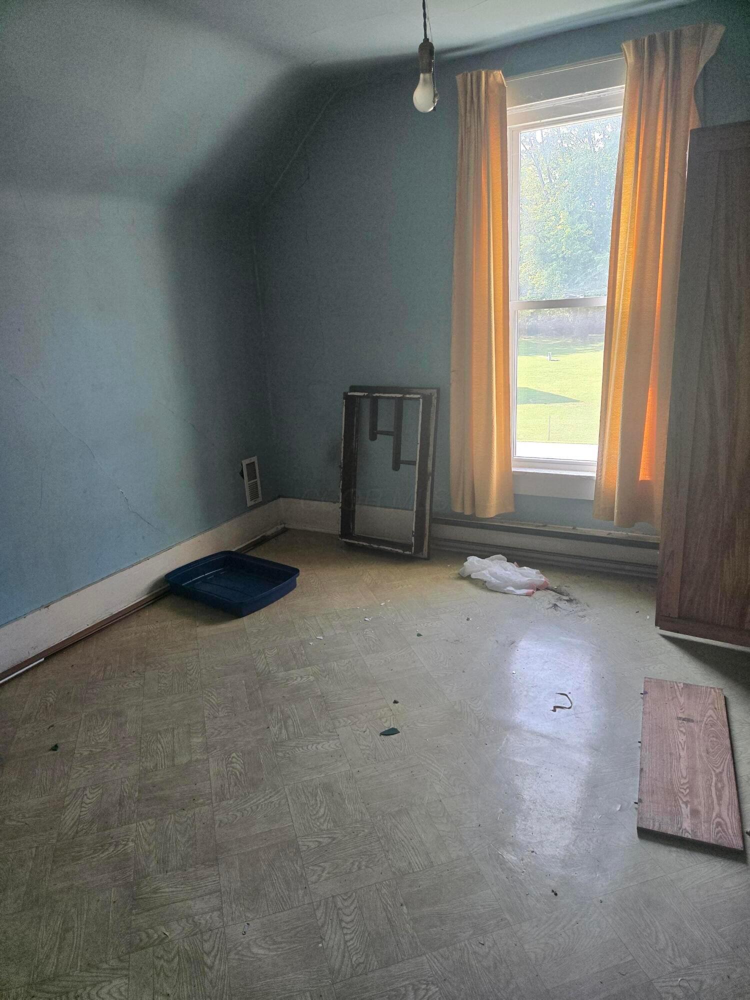 19078 Main Street Property Photo 9