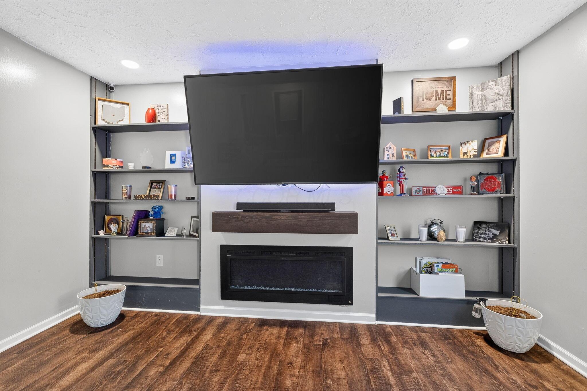 4511 Edgewyn Avenue Property Photo 8