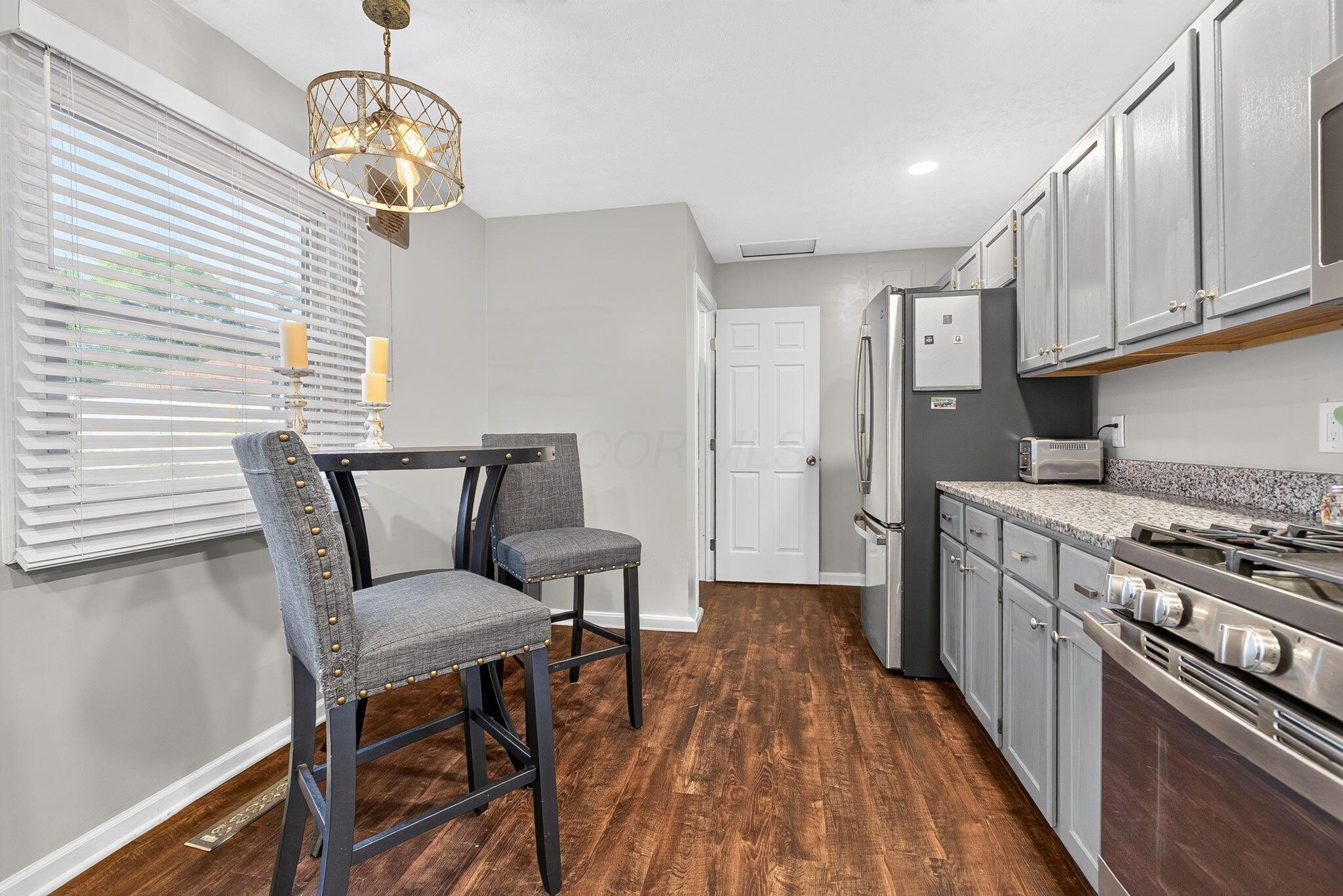 4511 Edgewyn Avenue Property Photo 13