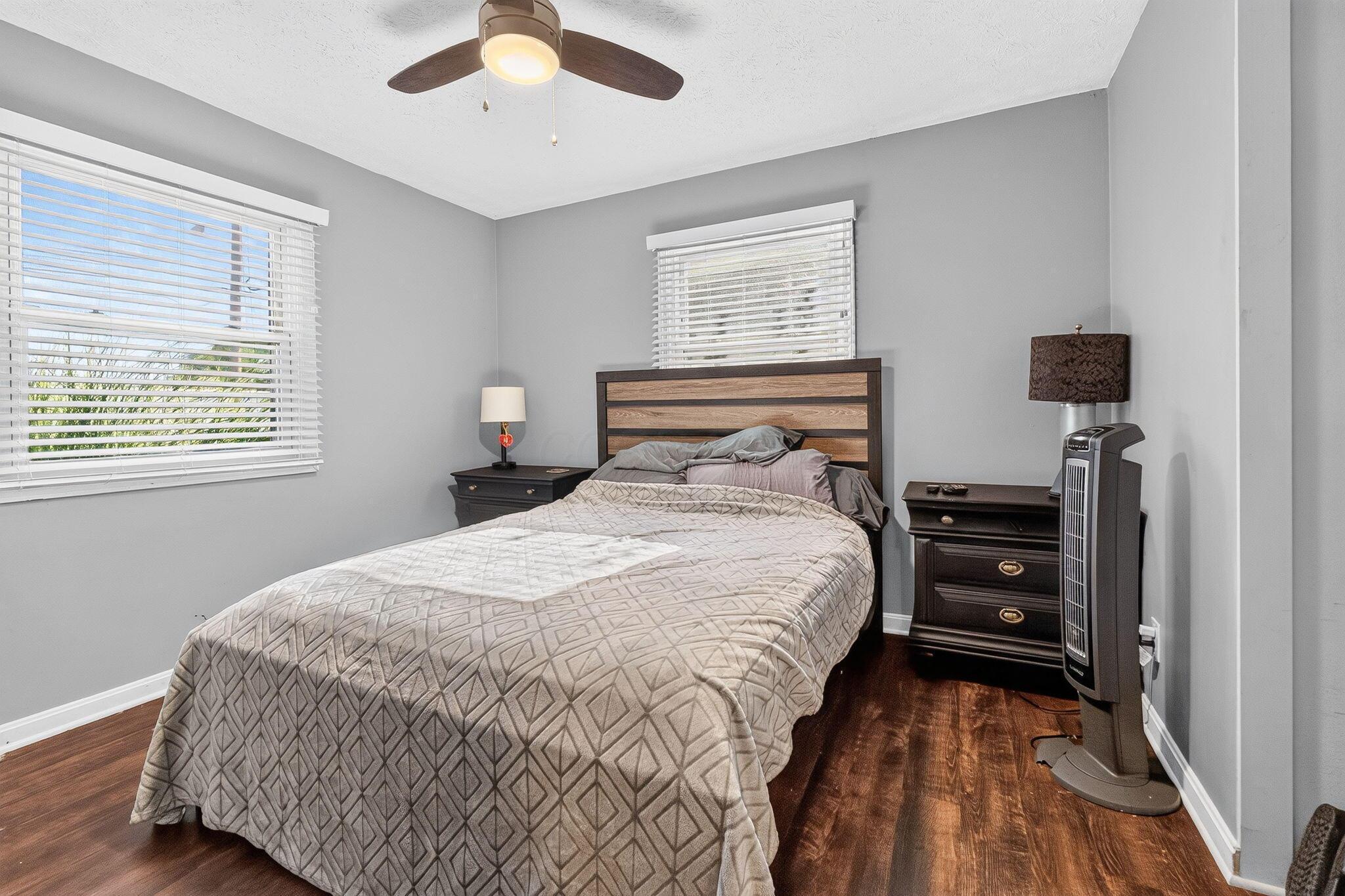 4511 Edgewyn Avenue Property Photo 18