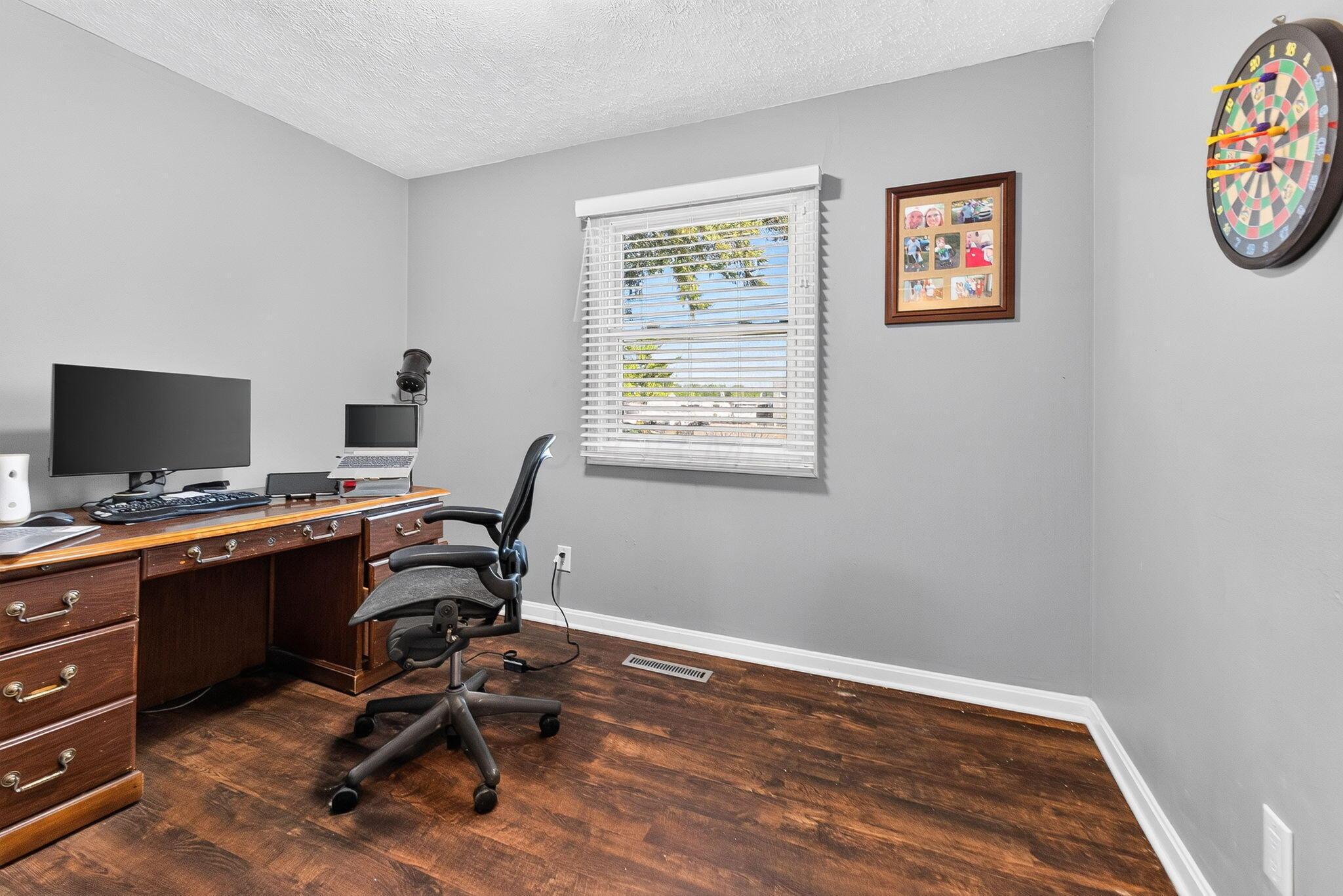 4511 Edgewyn Avenue Property Photo 20
