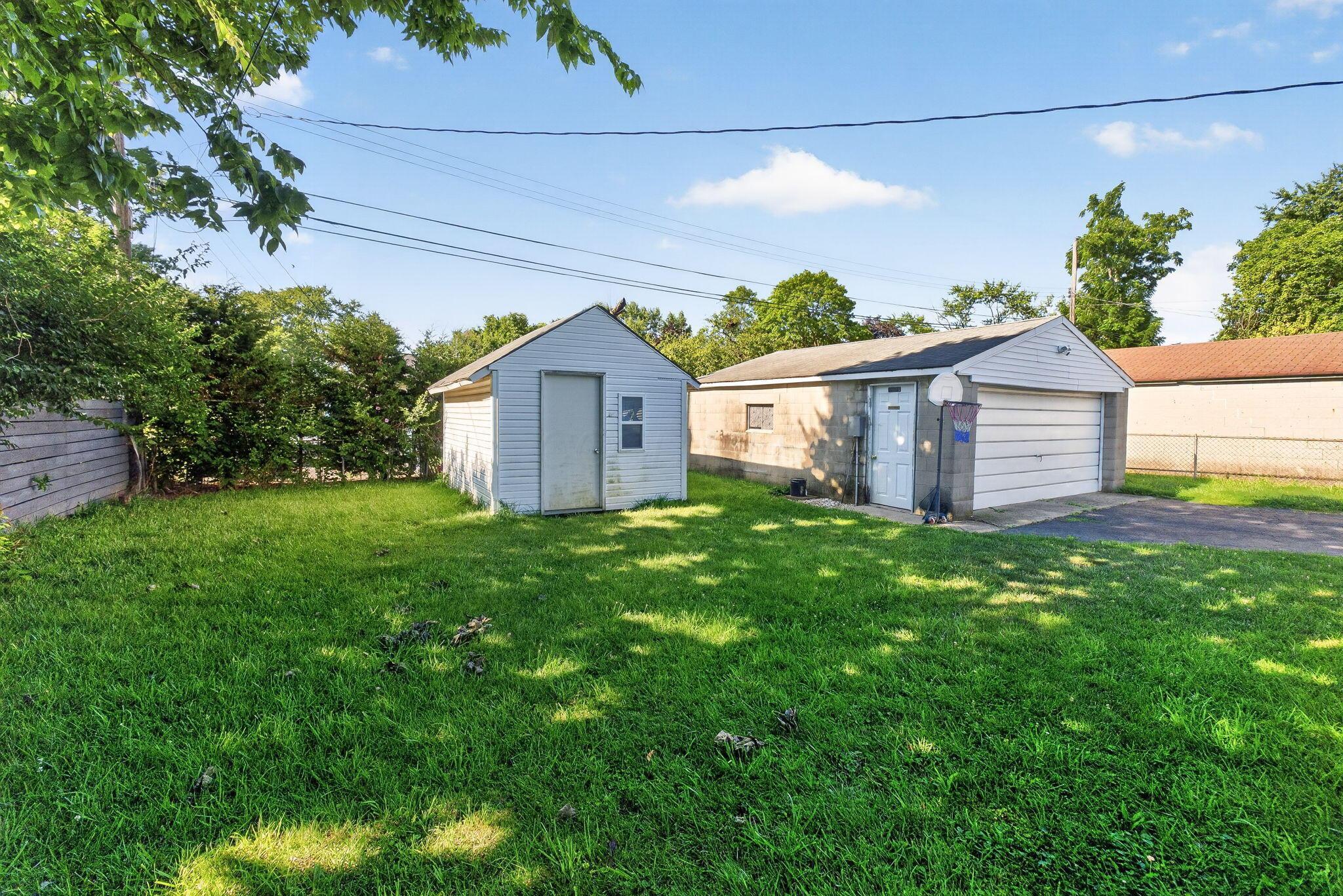 4511 Edgewyn Avenue Property Photo 24