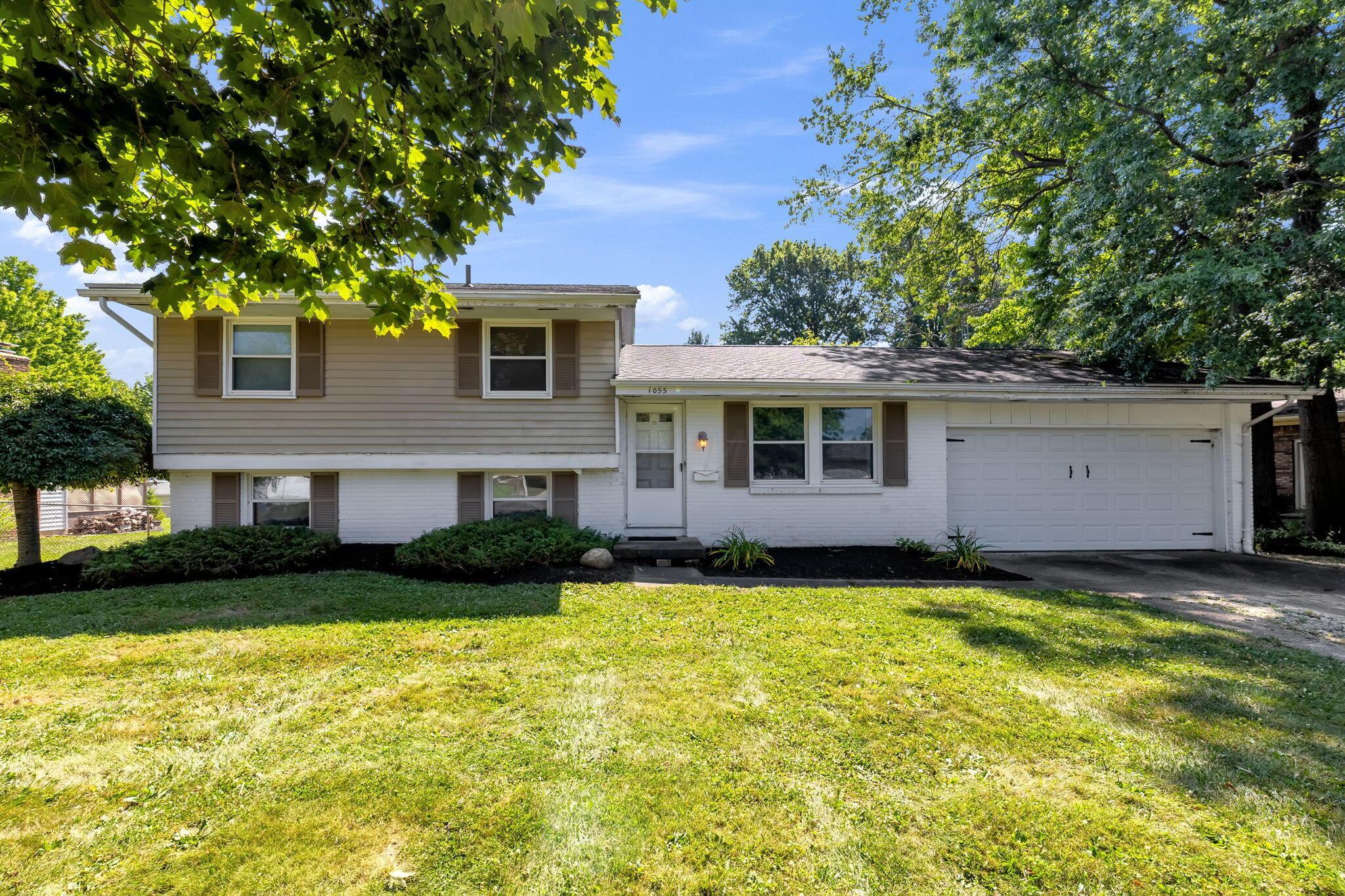 1055 Thomas Drive Property Photo 1
