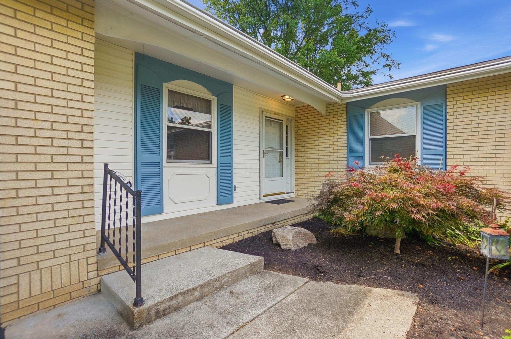 339 Pickering Drive Property Photo 3