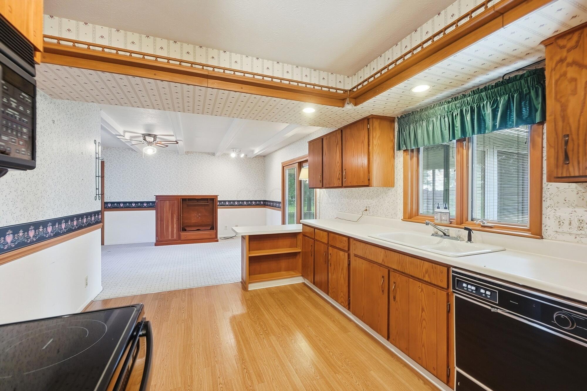 339 Pickering Drive Property Photo 12