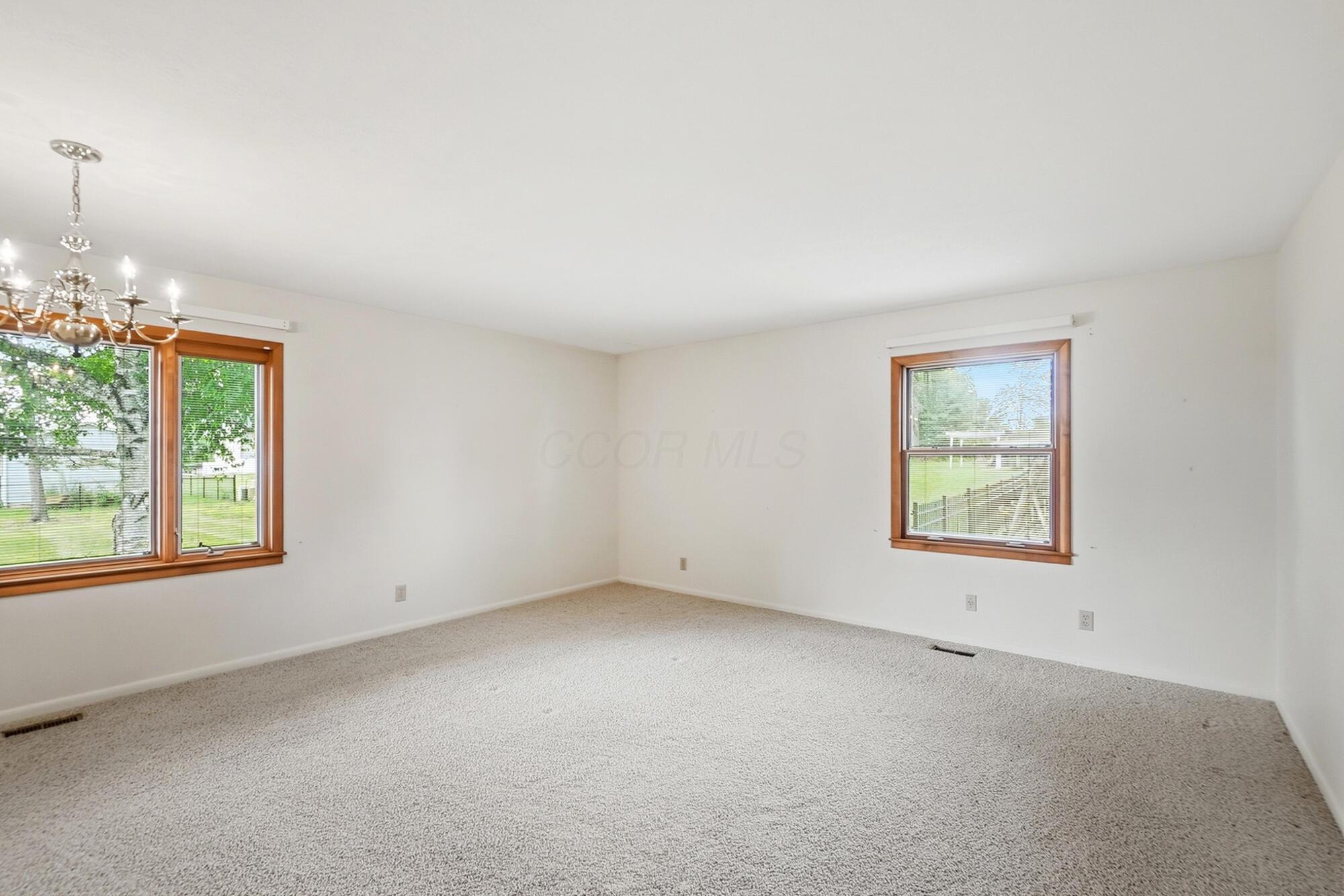 339 Pickering Drive Property Photo 14