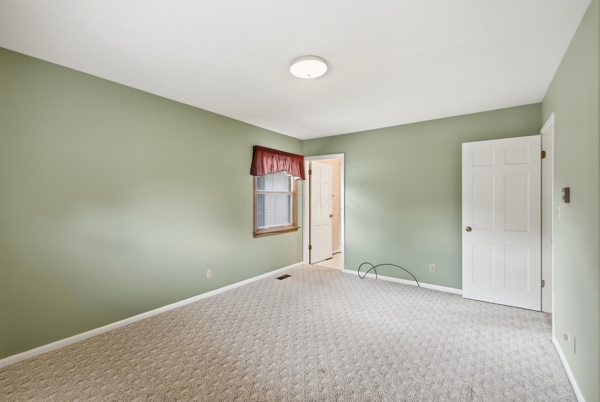 339 Pickering Drive Property Photo 23