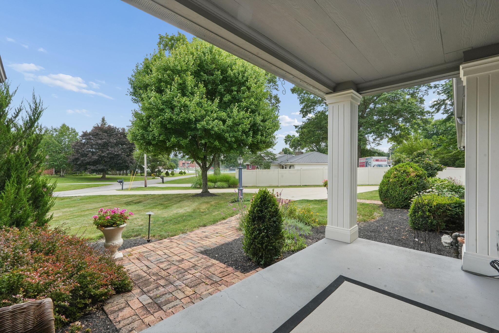 321 Northfield Drive Property Photo 6