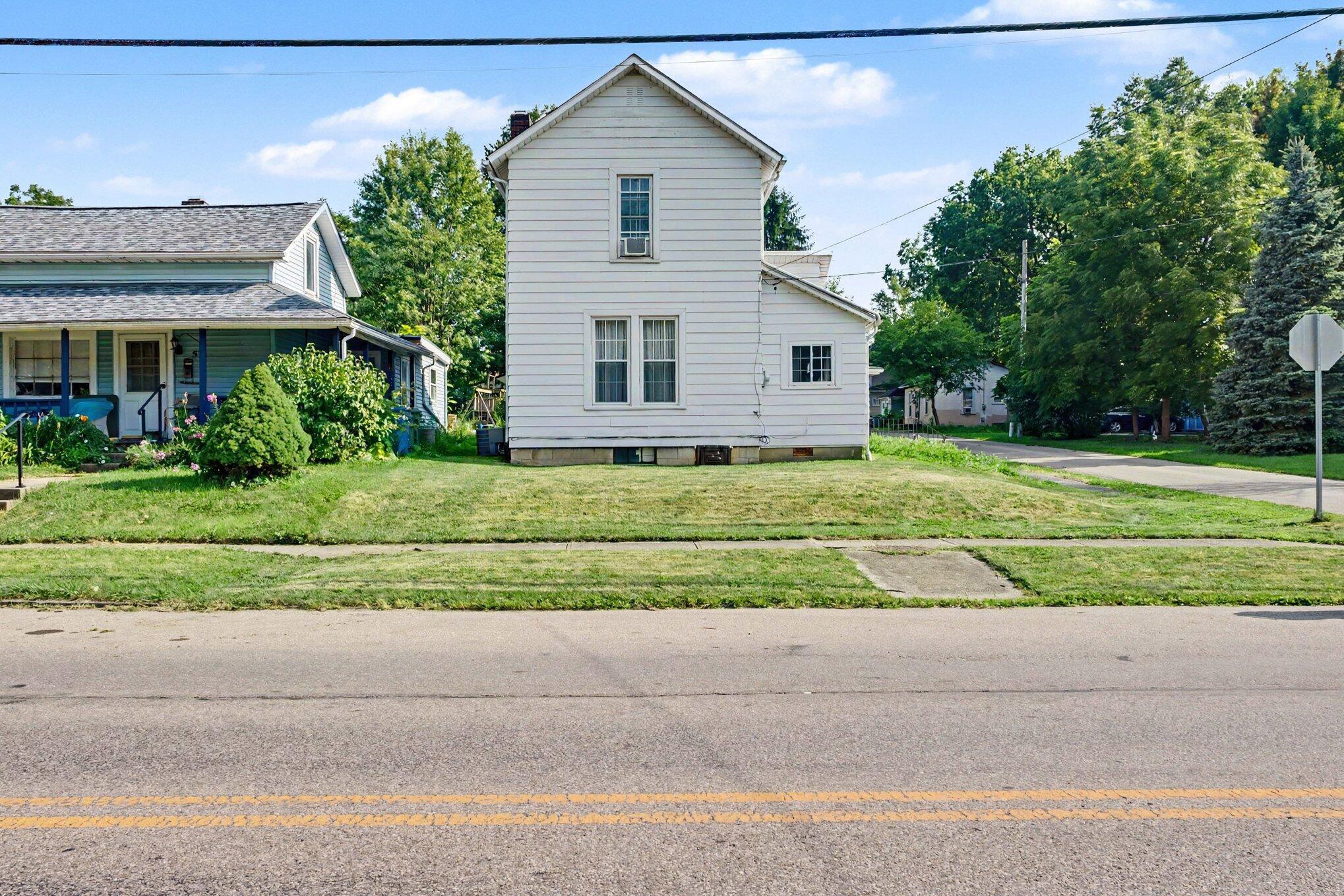 527 E 4th Street Property Photo 1