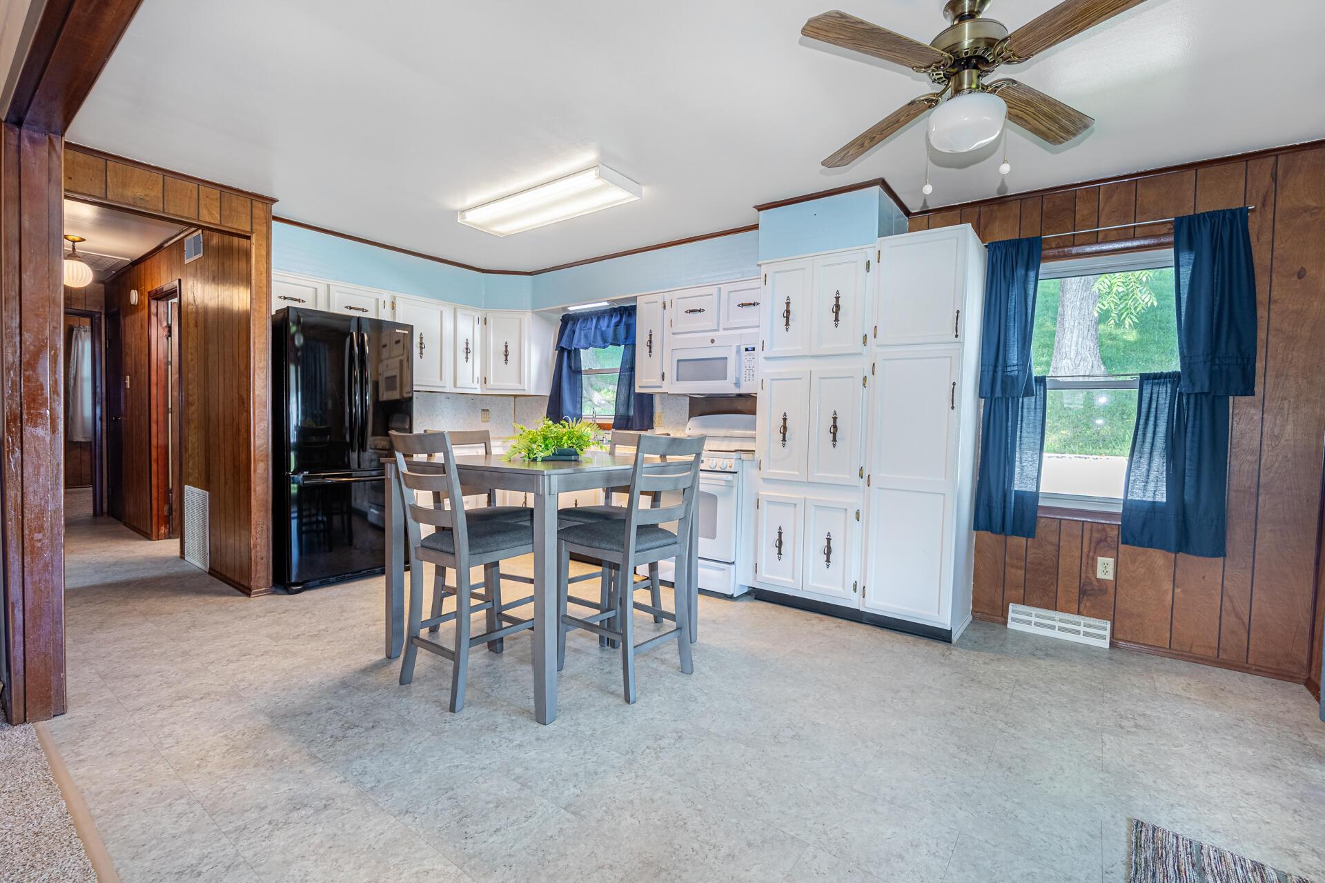 21569 State Route 16 Property Photo 23