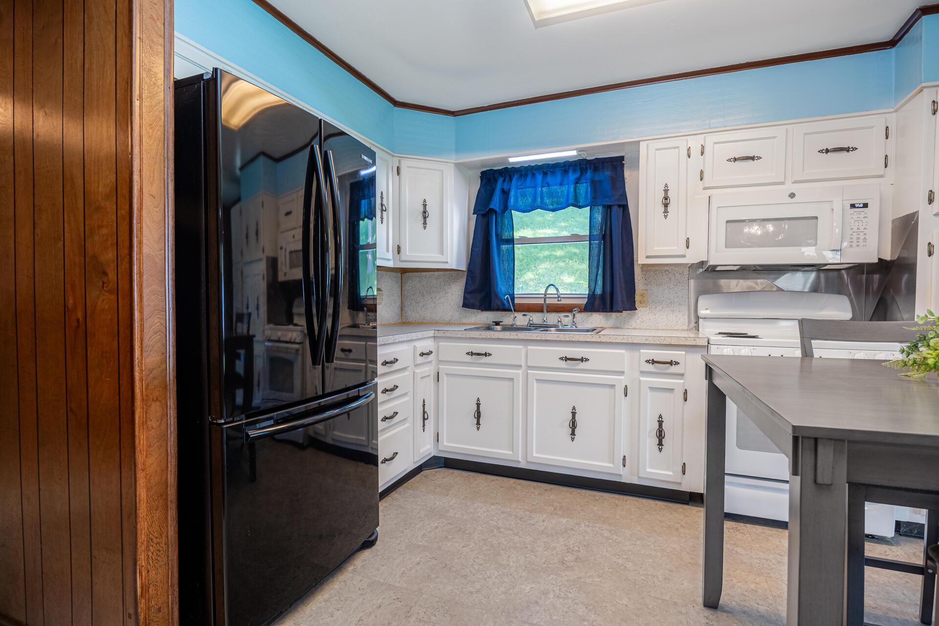 21569 State Route 16 Property Photo 24