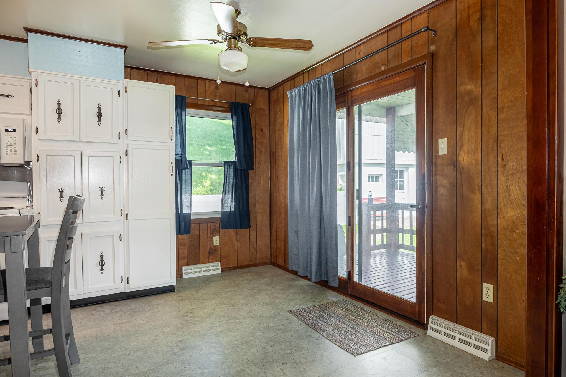 21569 State Route 16 Property Photo 26