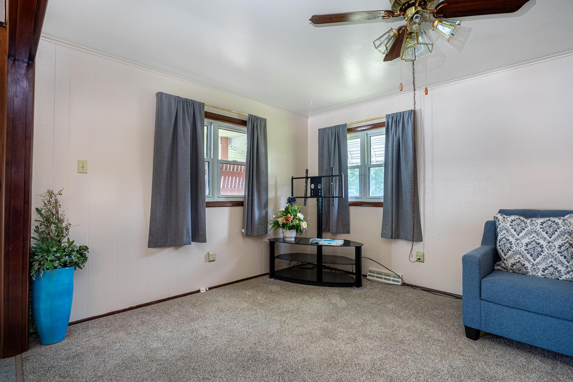 21569 State Route 16 Property Photo 27