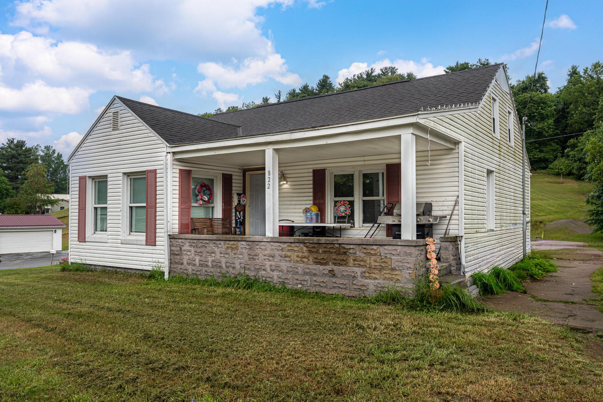 1822 Chestnut Street Property Photo 2
