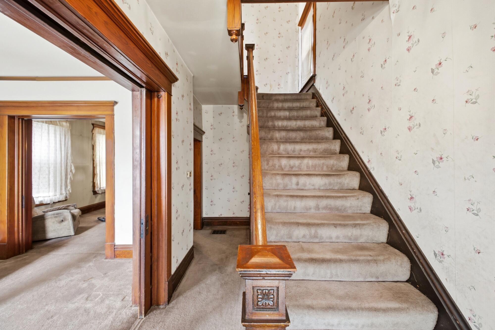 472 E Whittier Street Property Photo 4
