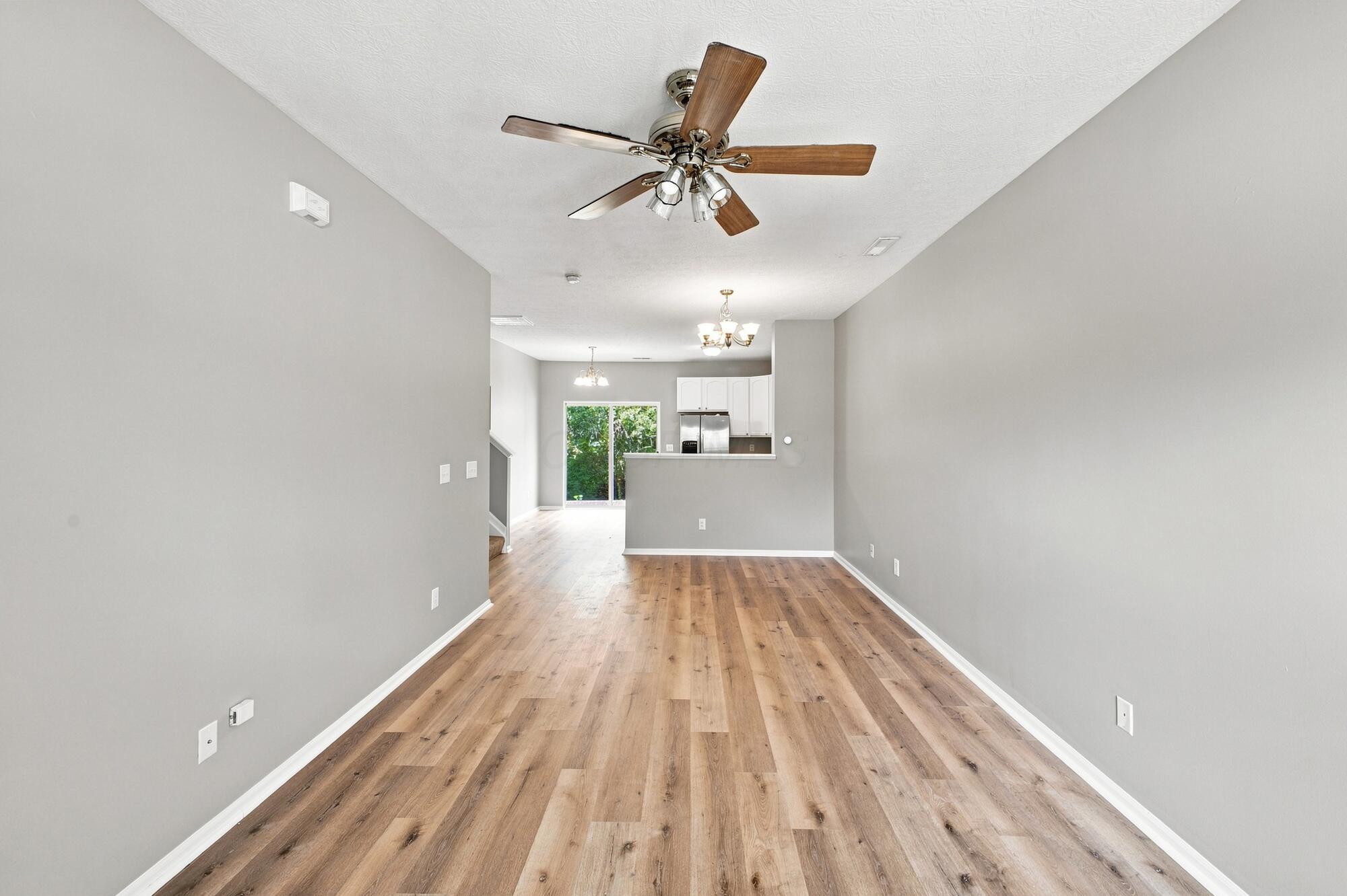 480 Fullers Circle Property Photo 3