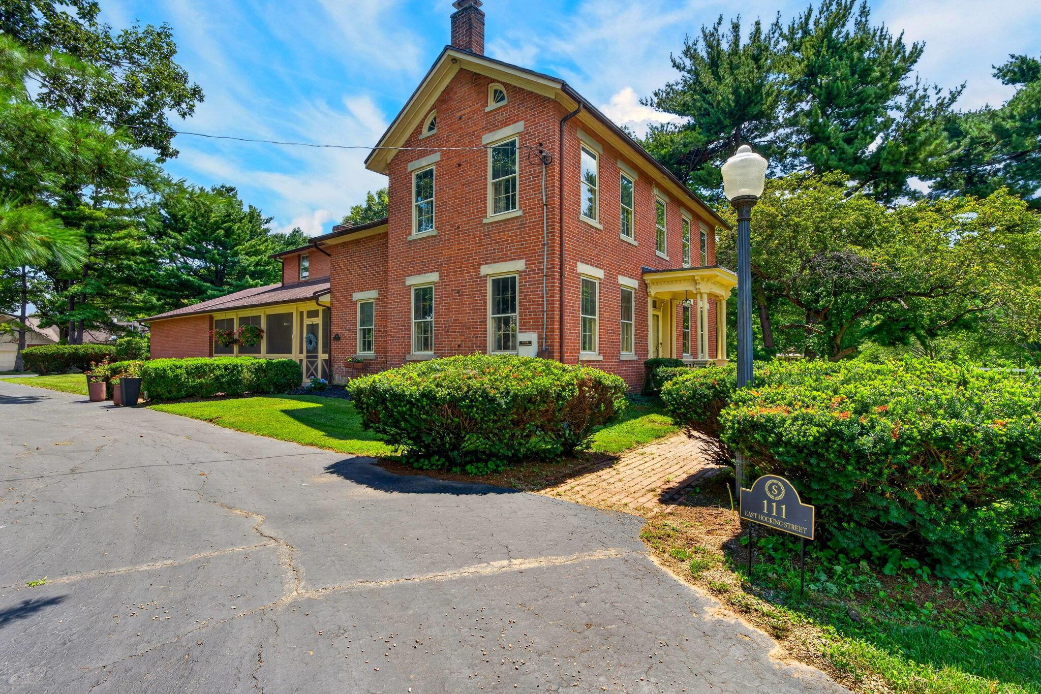 111 E Hocking Street Property Photo 6