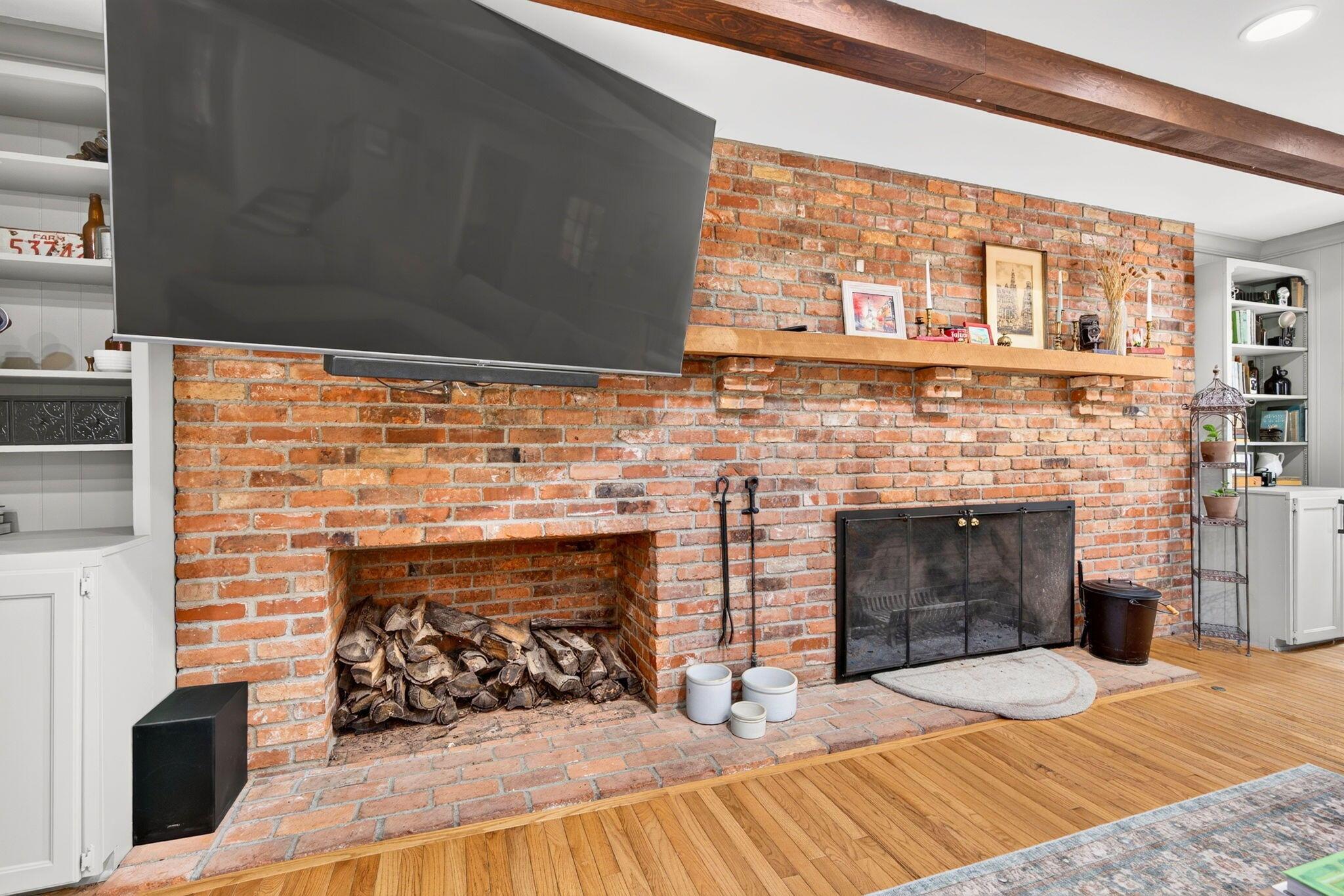 111 E Hocking Street Property Photo 34